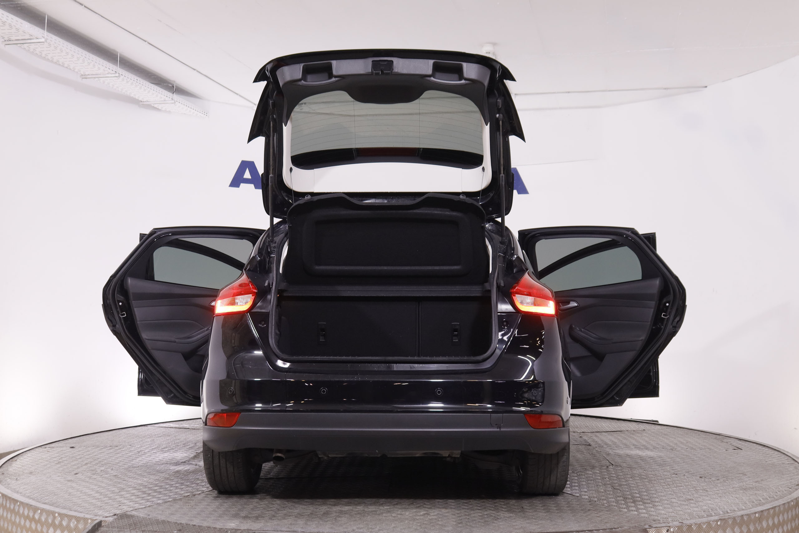 Ford Focus 1.0 EcoBoost Titanium - foto 8
