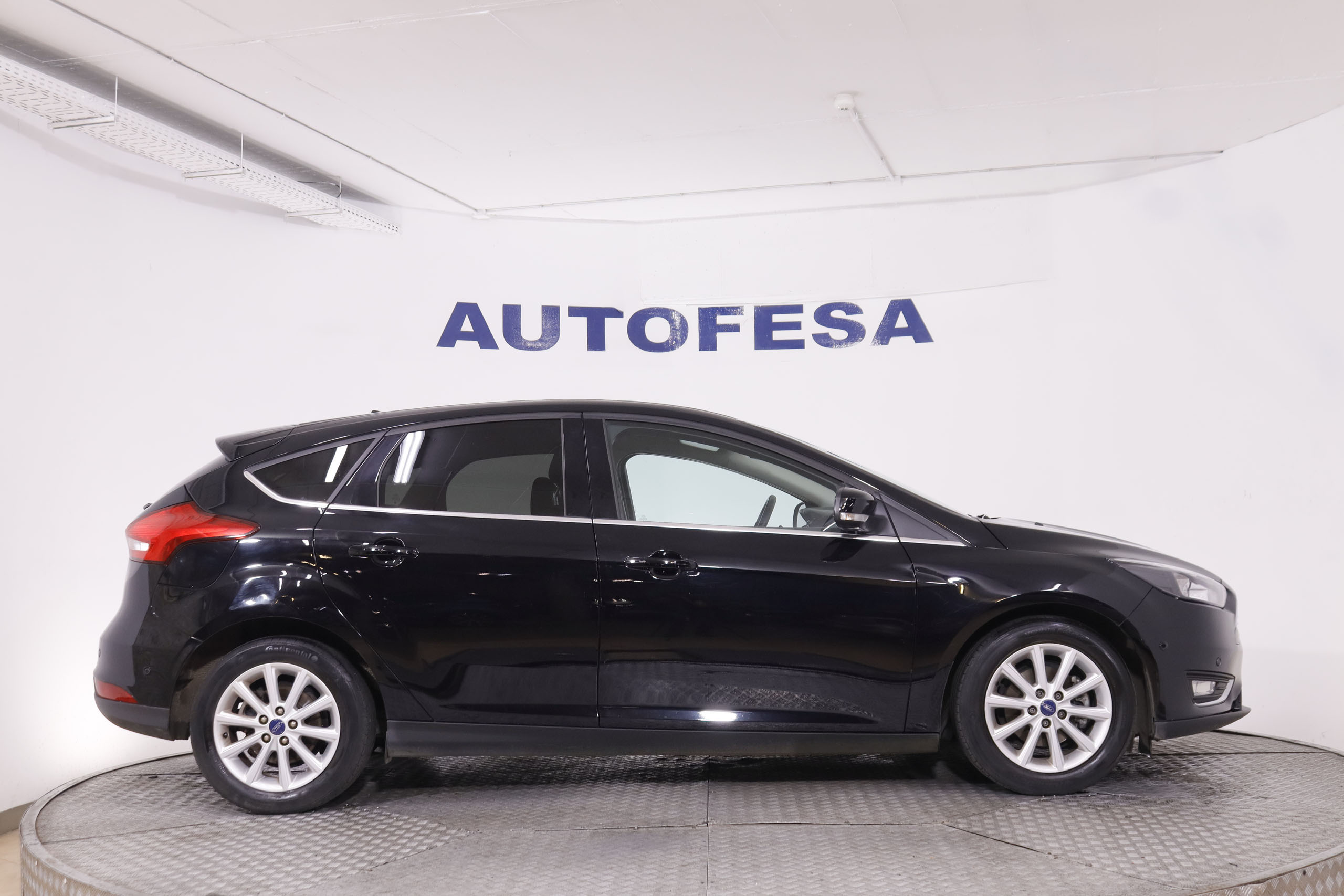 Ford Focus 1.0 EcoBoost Titanium - foto 9