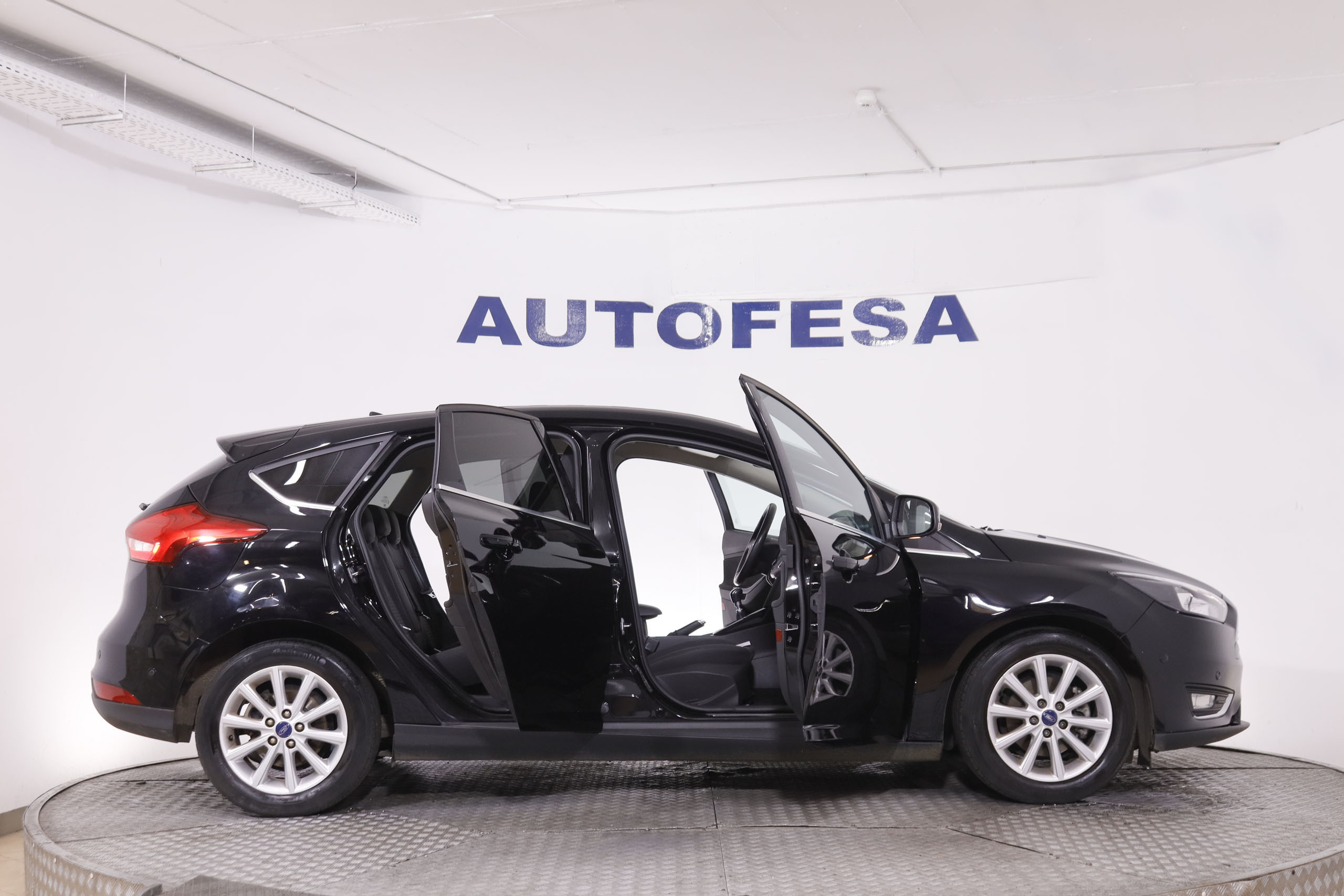 Ford Focus 1.0 EcoBoost Titanium - foto 10