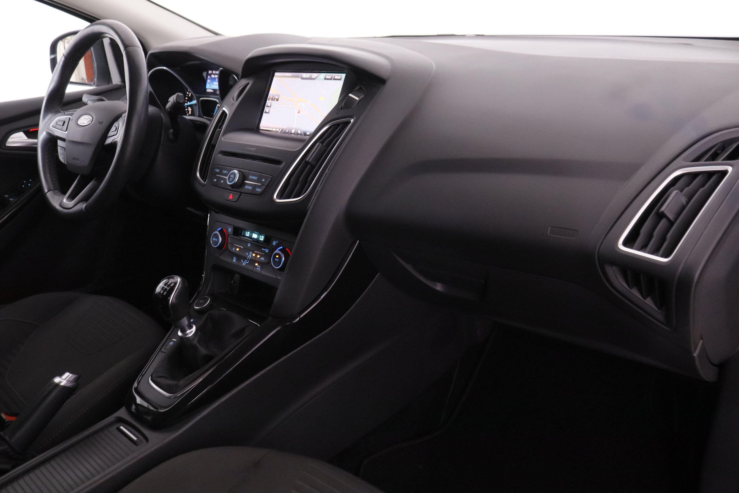 Ford Focus 1.0 EcoBoost Titanium - foto 12
