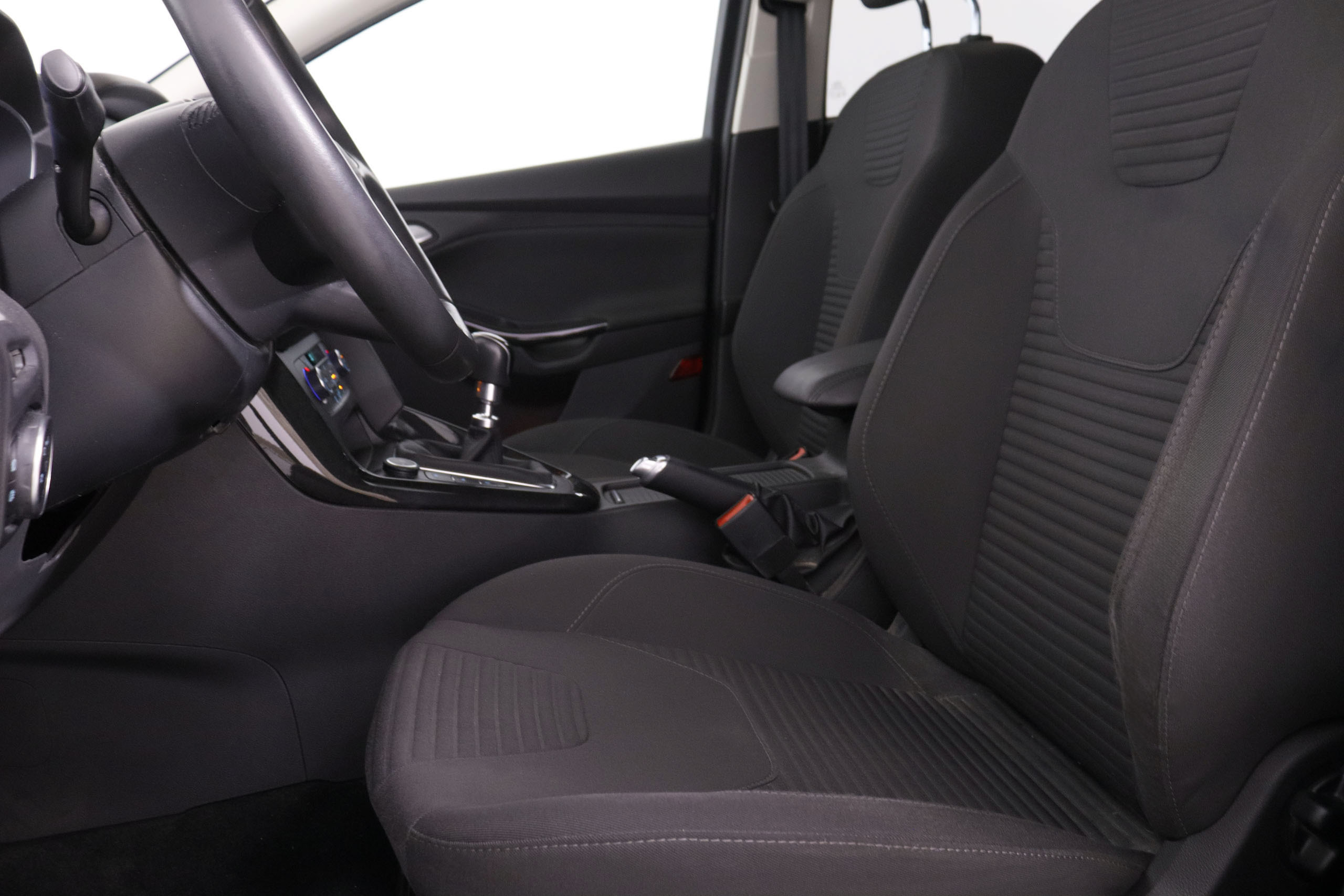 Ford Focus 1.0 EcoBoost Titanium - foto 18
