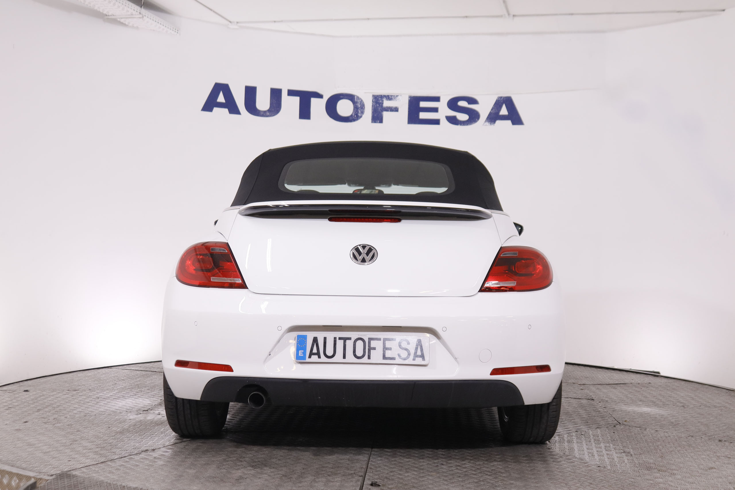 Volkswagen Beetle Cabrio 2.0 TDI - foto 9