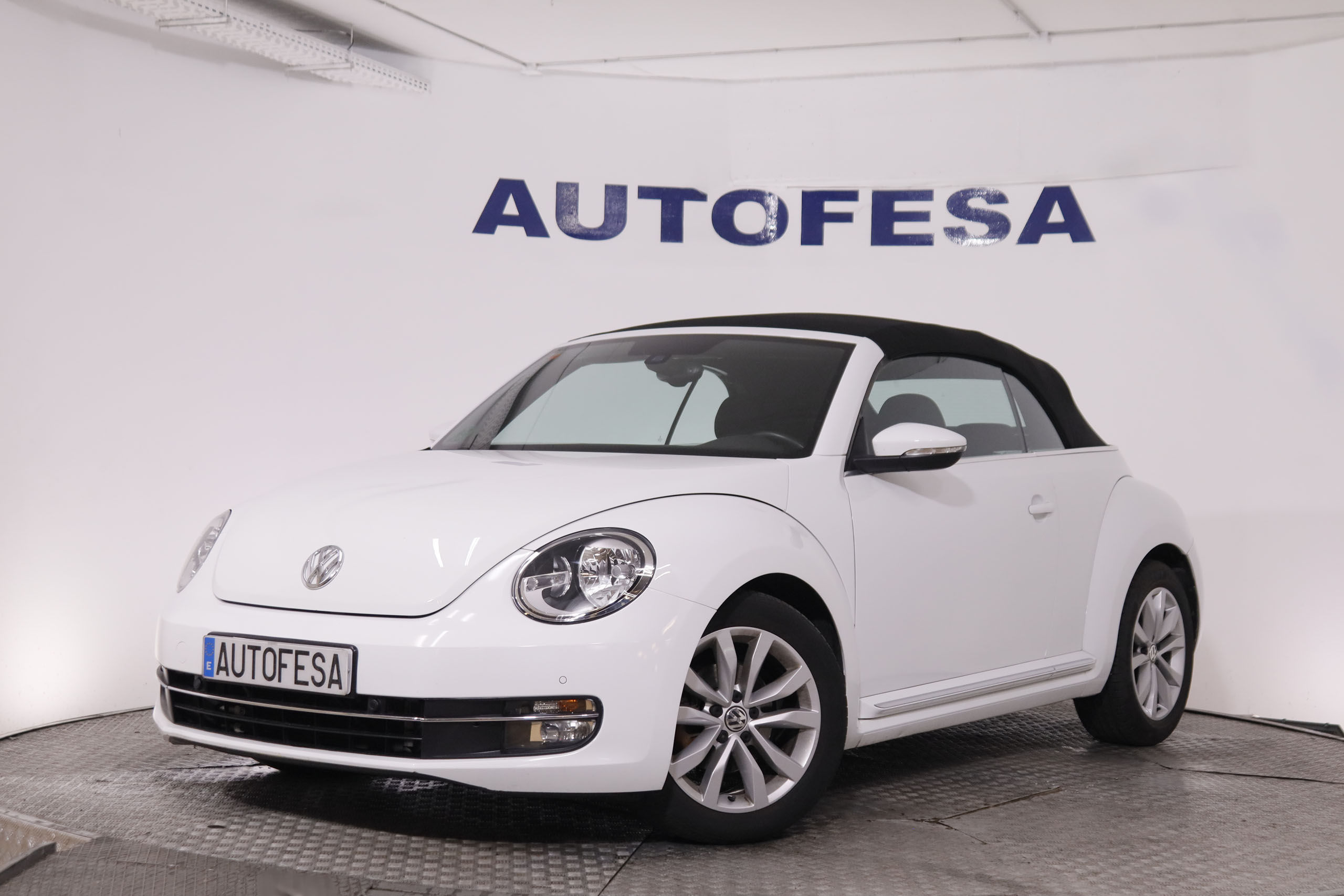 Volkswagen Beetle Cabrio 2.0 TDI - foto 2