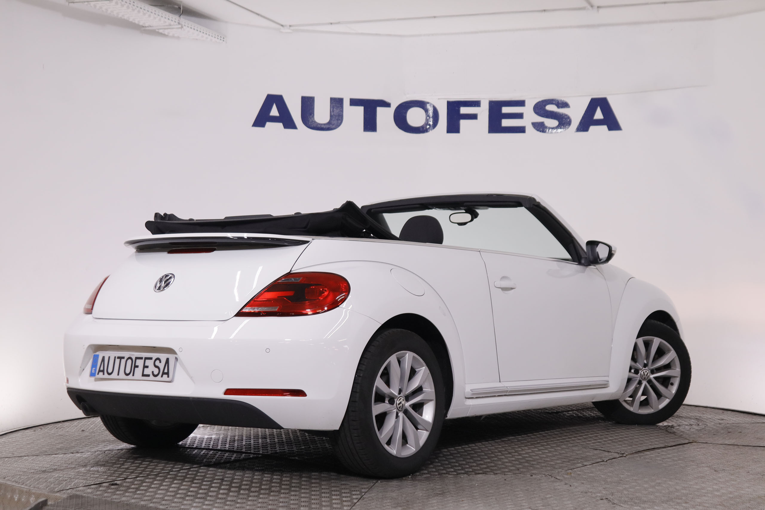 Volkswagen Beetle Cabrio 2.0 TDI - foto 7