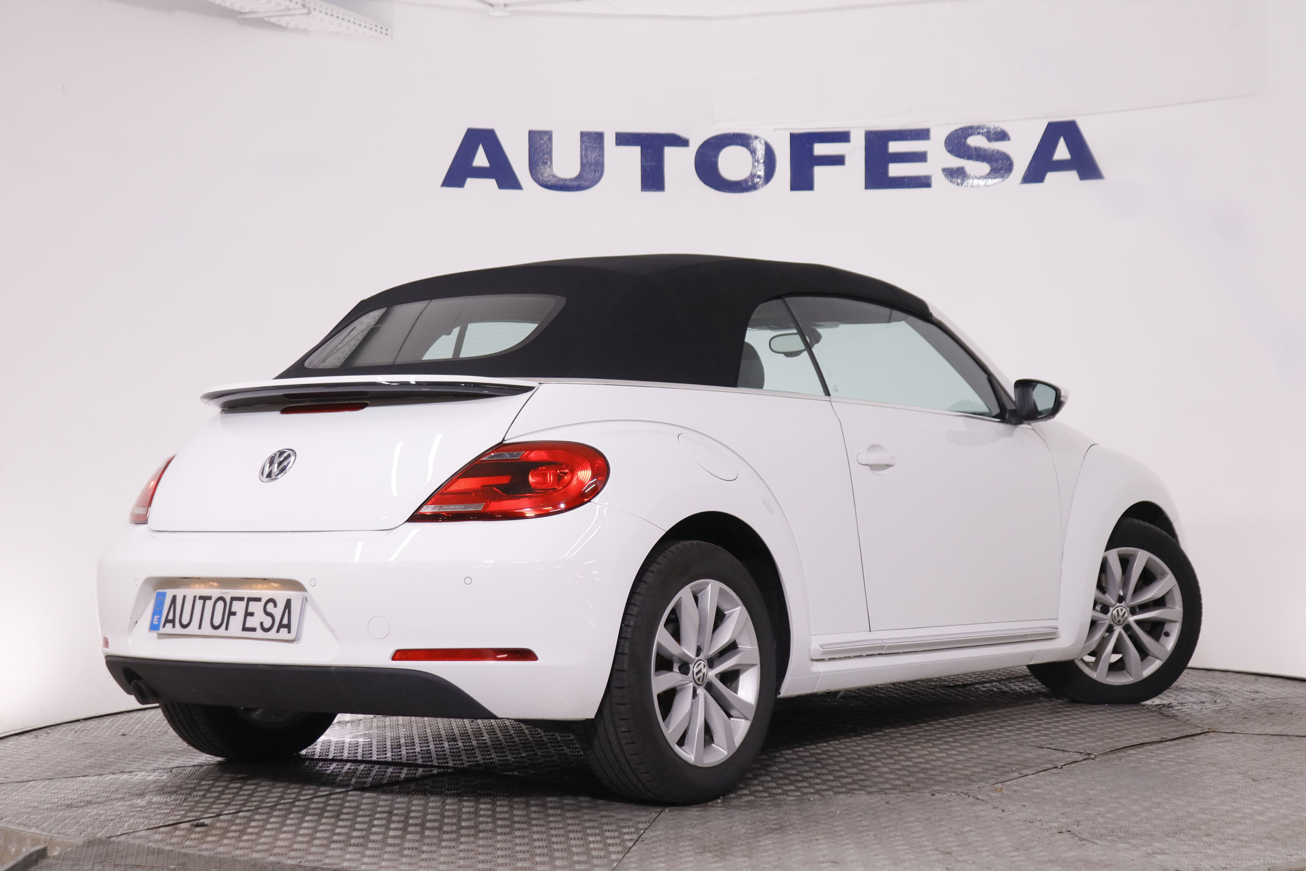 Volkswagen Beetle Cabrio 2.0 TDI - foto 8