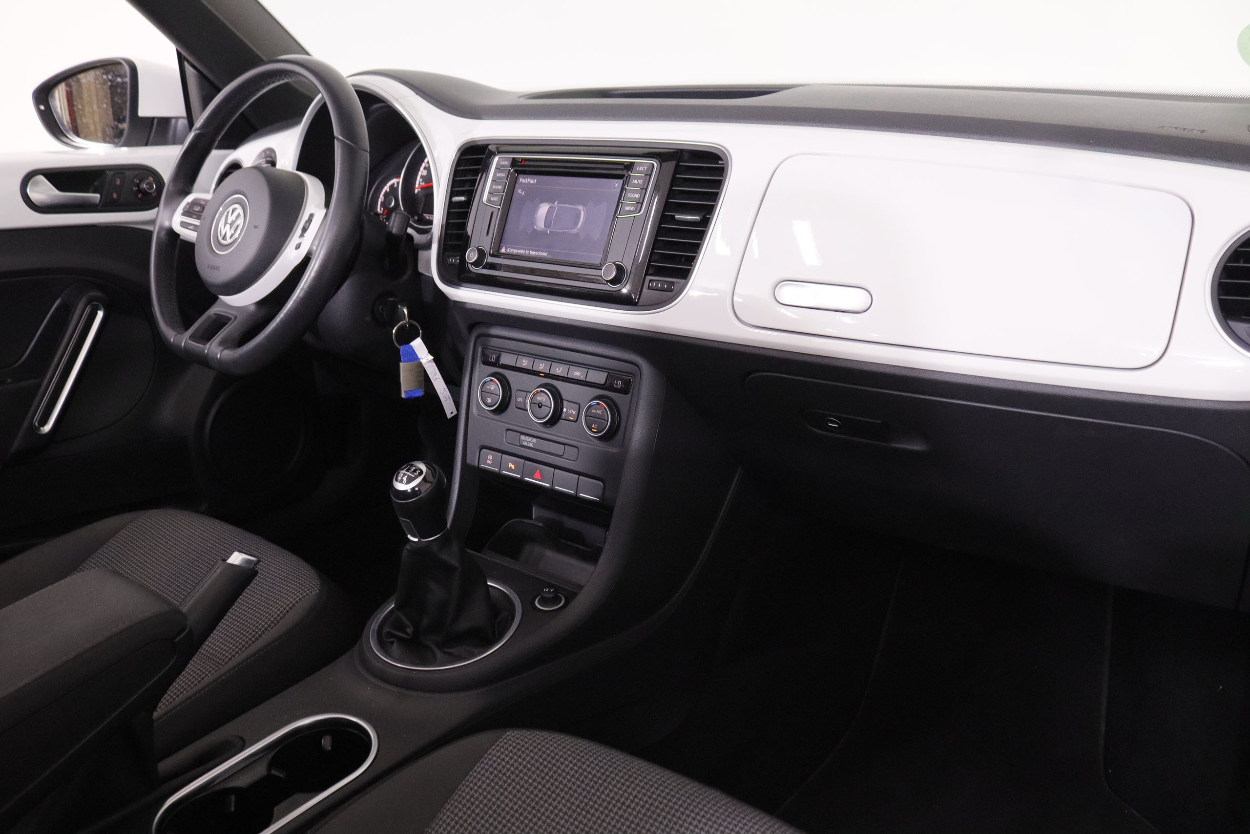 Volkswagen Beetle Cabrio 2.0 TDI - foto 15