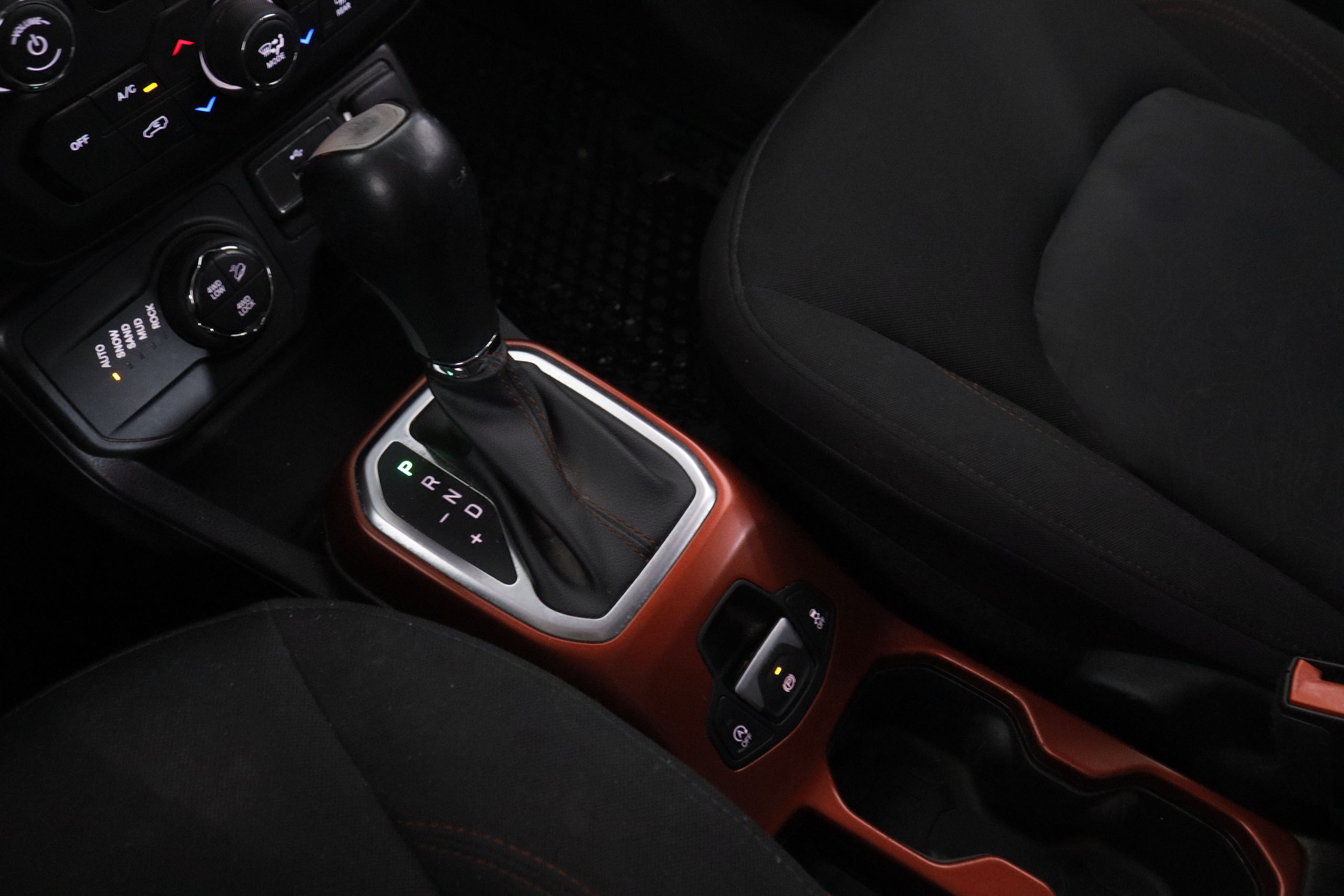 Jeep Renegade 2.0 Mjet 4x4 Trailhawk - foto 18