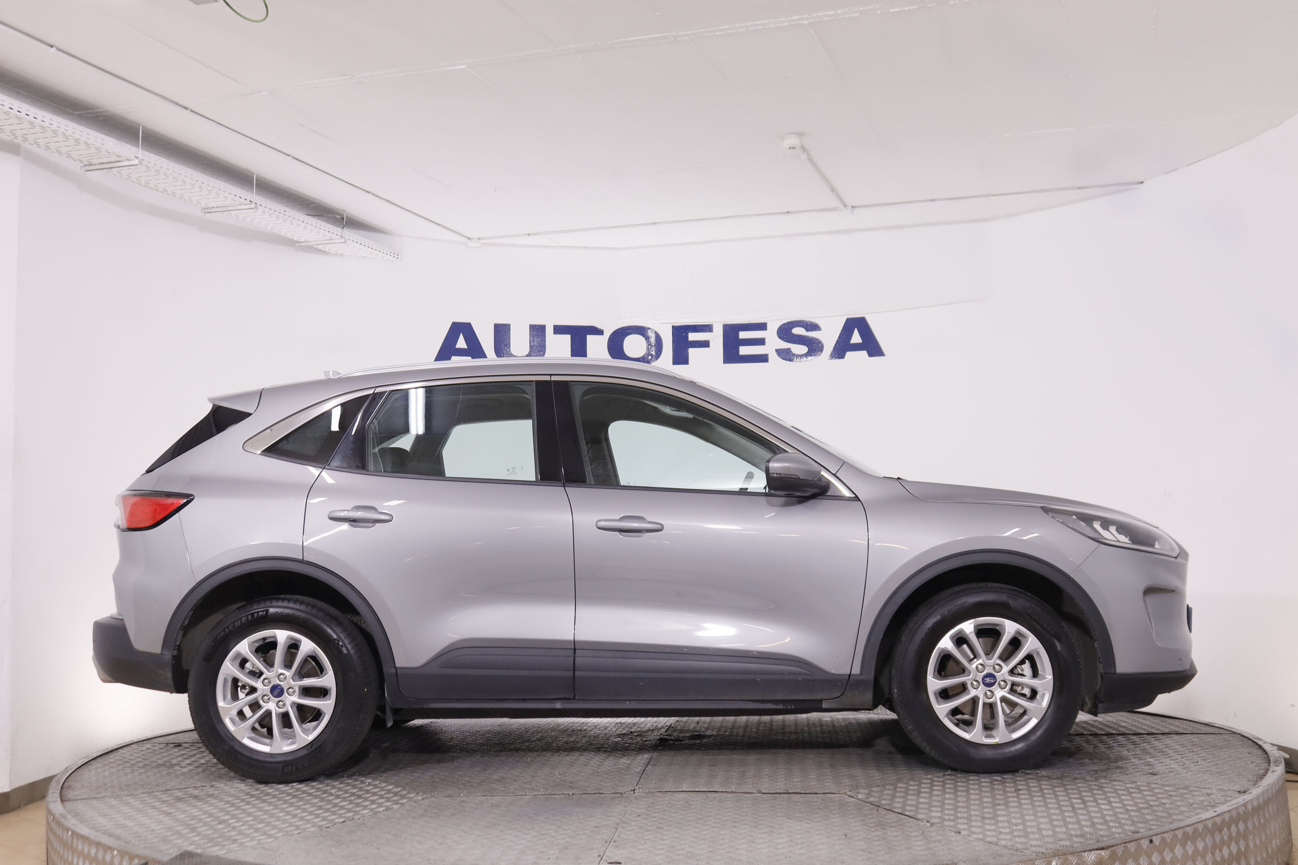 Ford Kuga 2.5 Fhev Duratec Titanium - foto 9