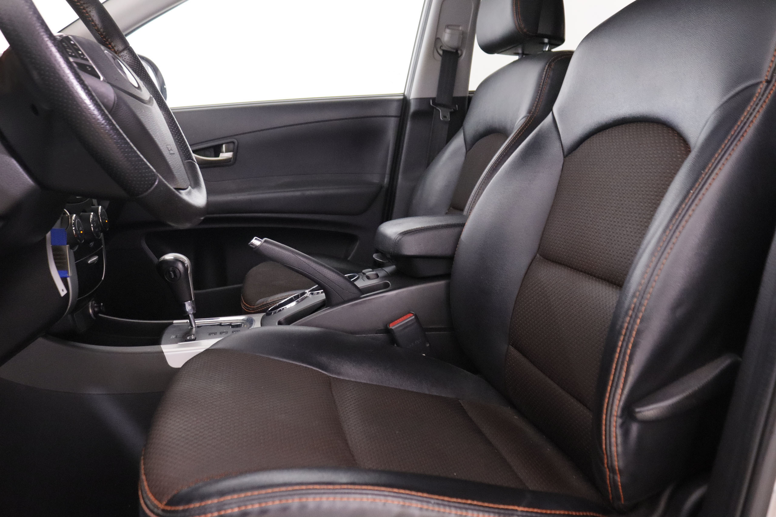 SsangYong Korando D20T Premium Plus 4x2 - foto 17