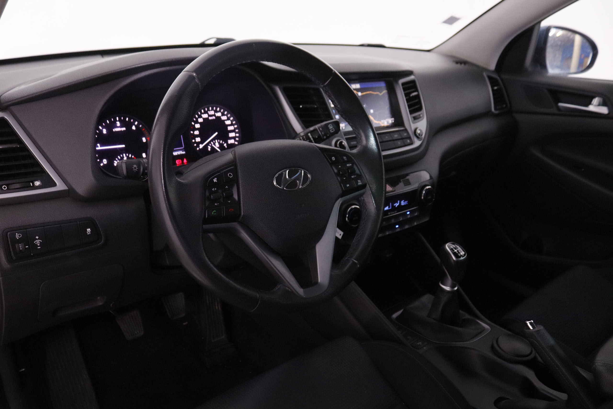 Hyundai Tucson 1.7 CRDi 4x2 - foto 11