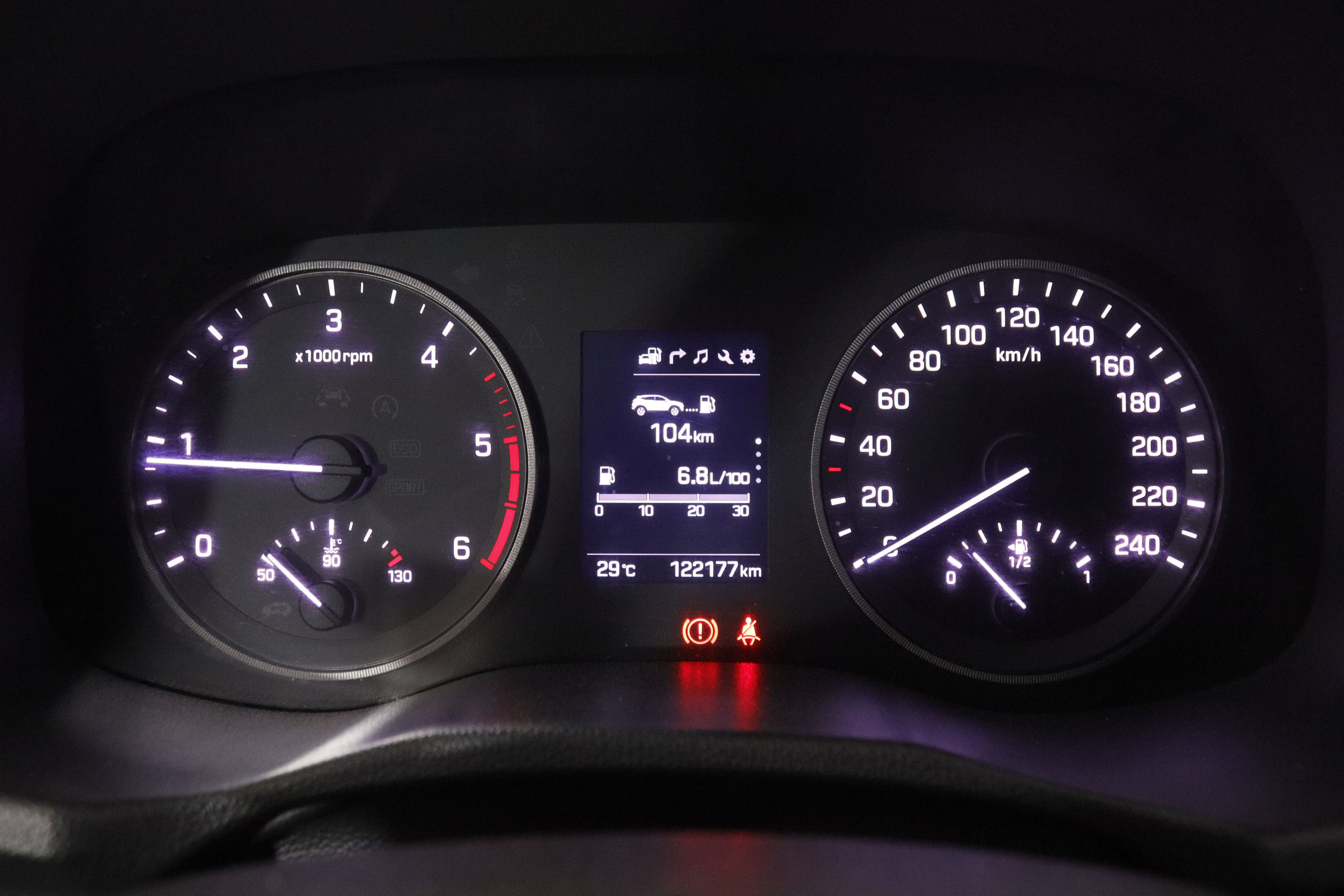 Hyundai Tucson 1.7 CRDi 4x2 - foto 16