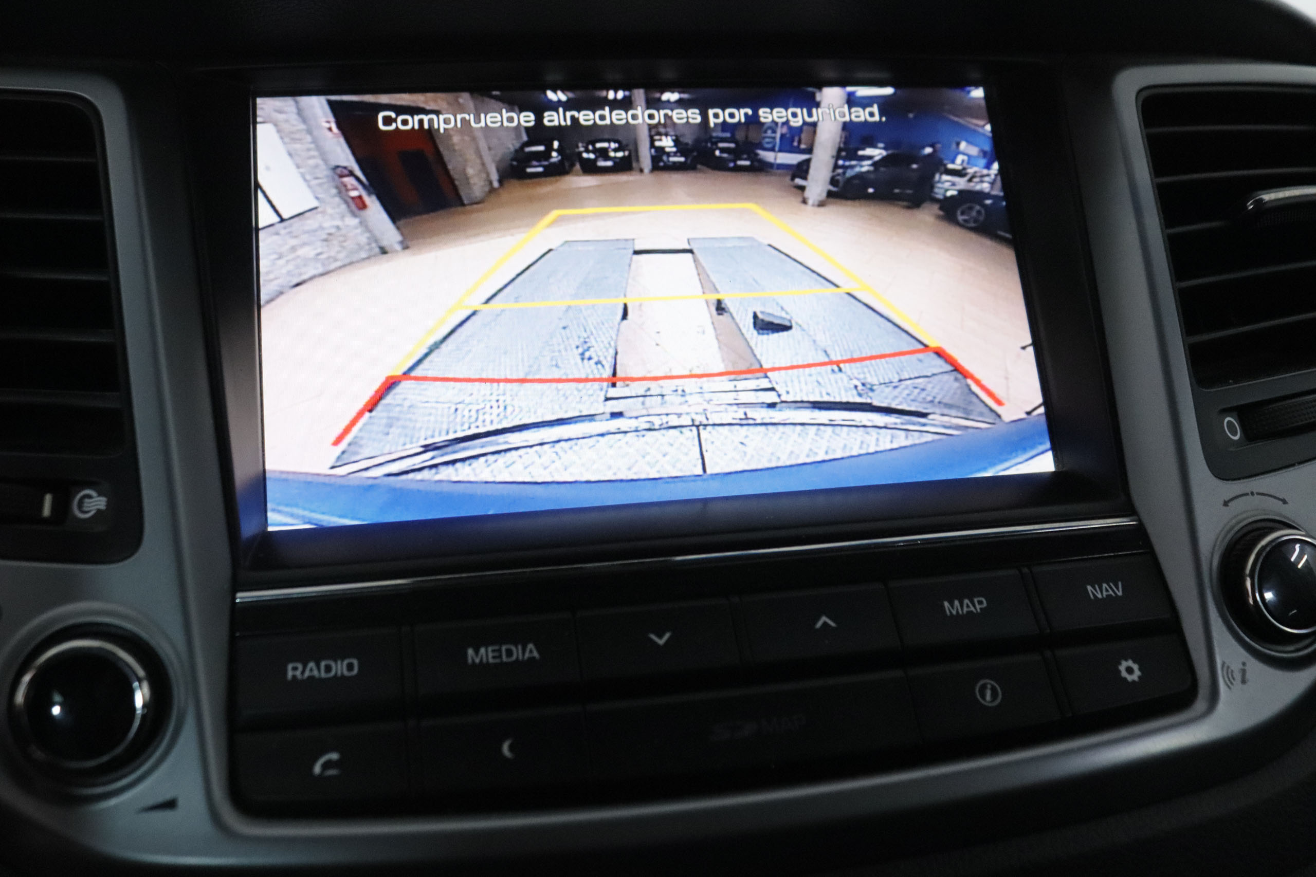 Hyundai Tucson 1.7 CRDi 4x2 - foto 15