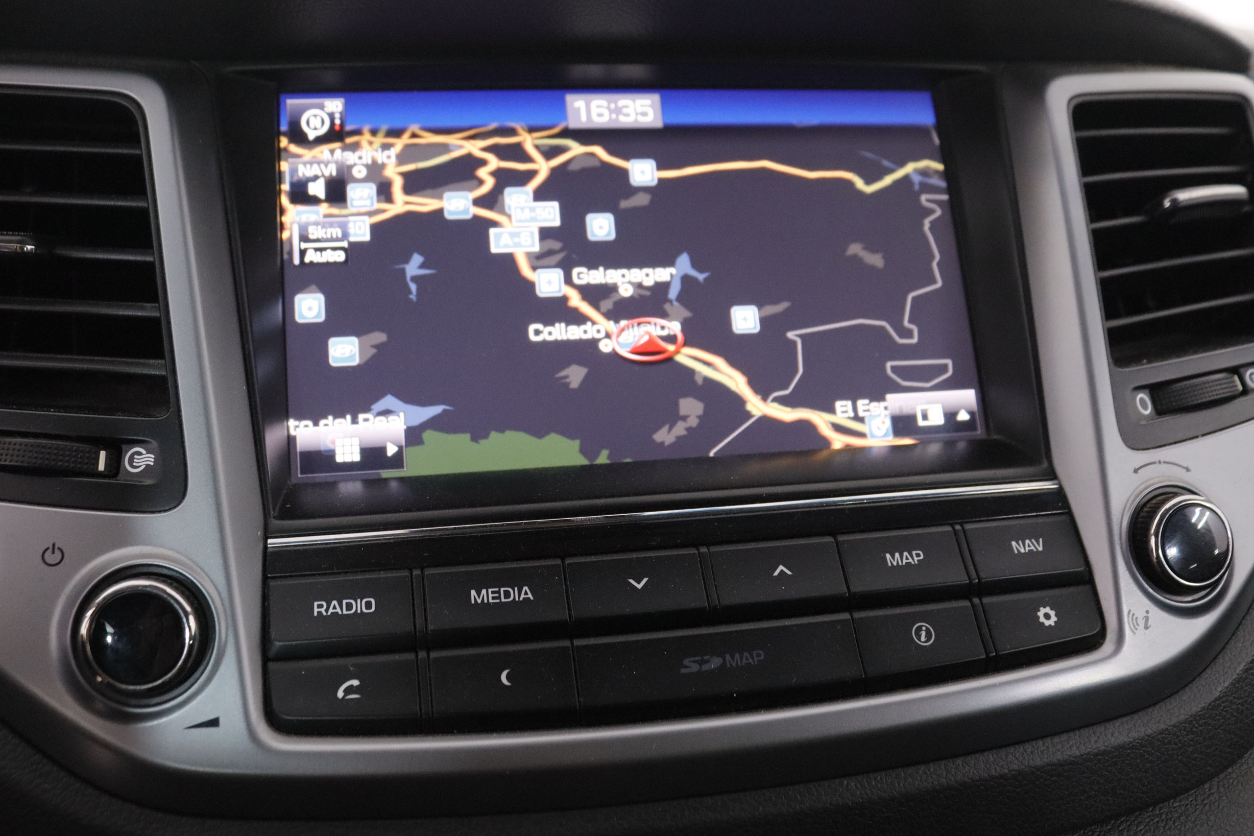 Hyundai Tucson 1.7 CRDi 4x2 - foto 14