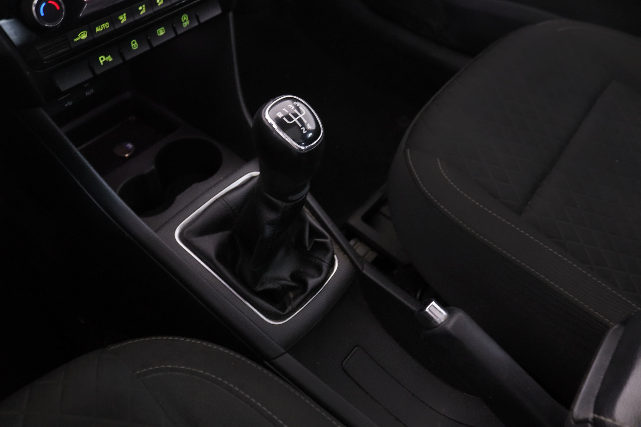 Škoda Rapid 1.6 TDI Greentec - foto 15