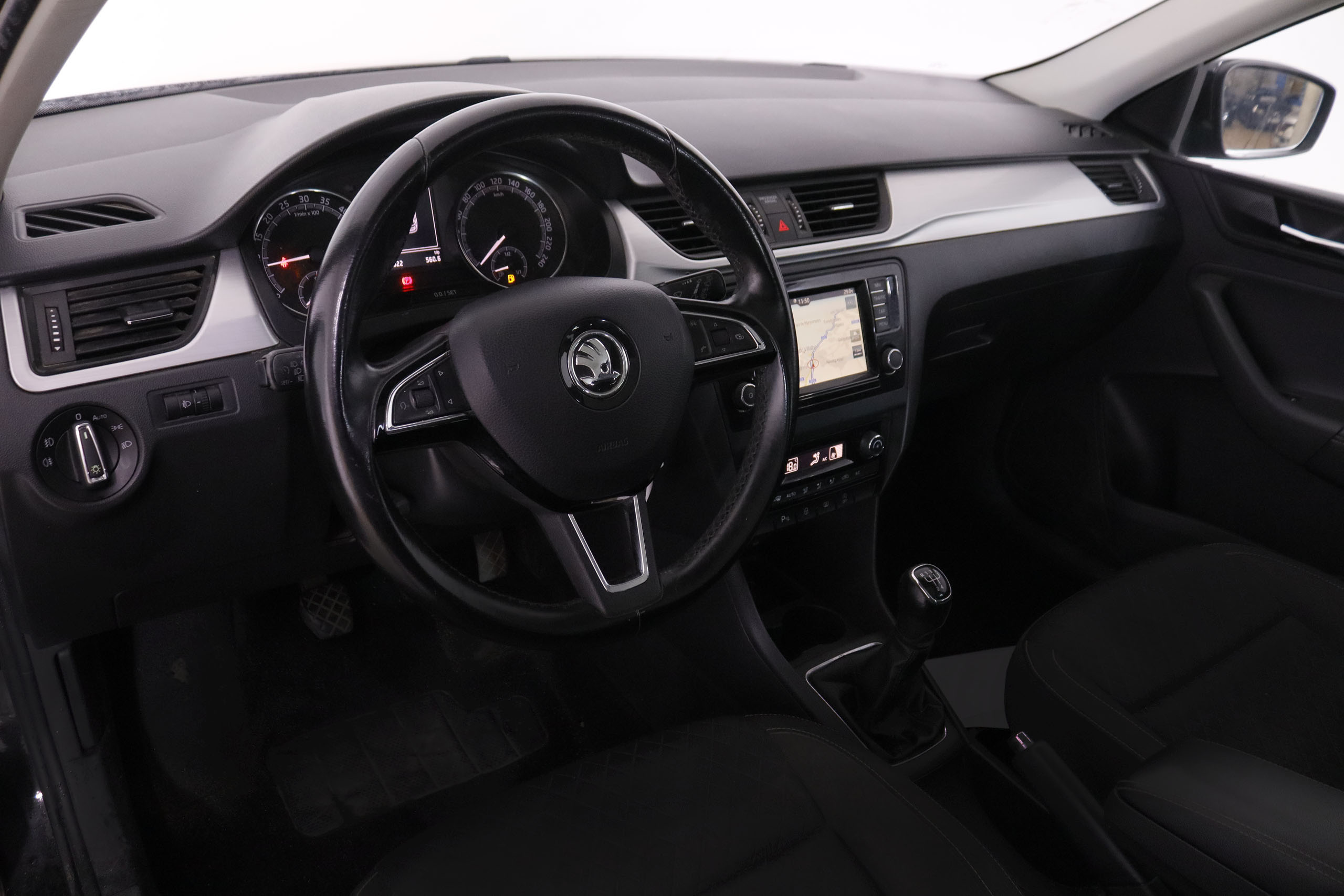 Škoda Rapid 1.6 TDI Greentec - foto 12