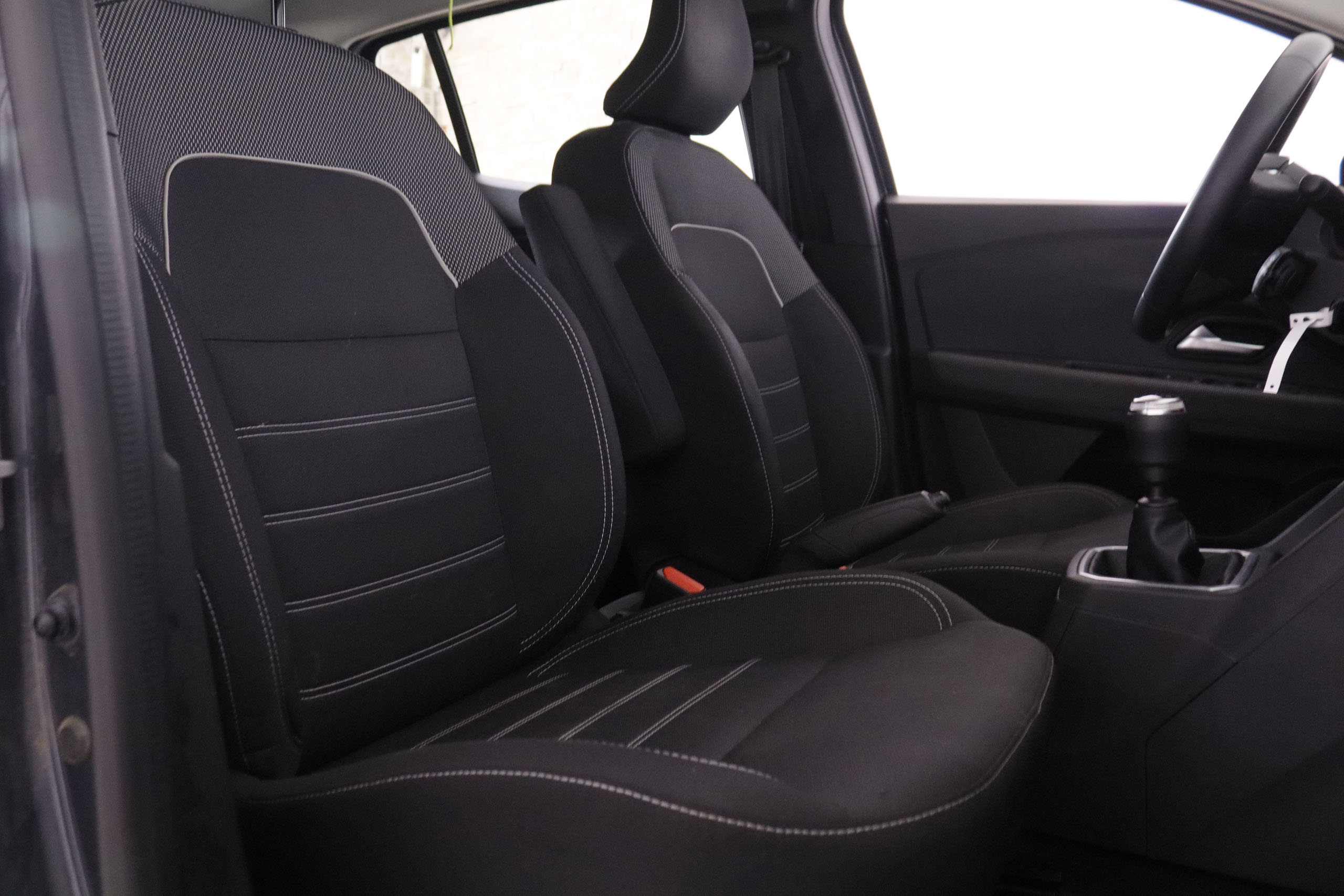 Dacia Sandero 1.0 TCe Confort - foto 15
