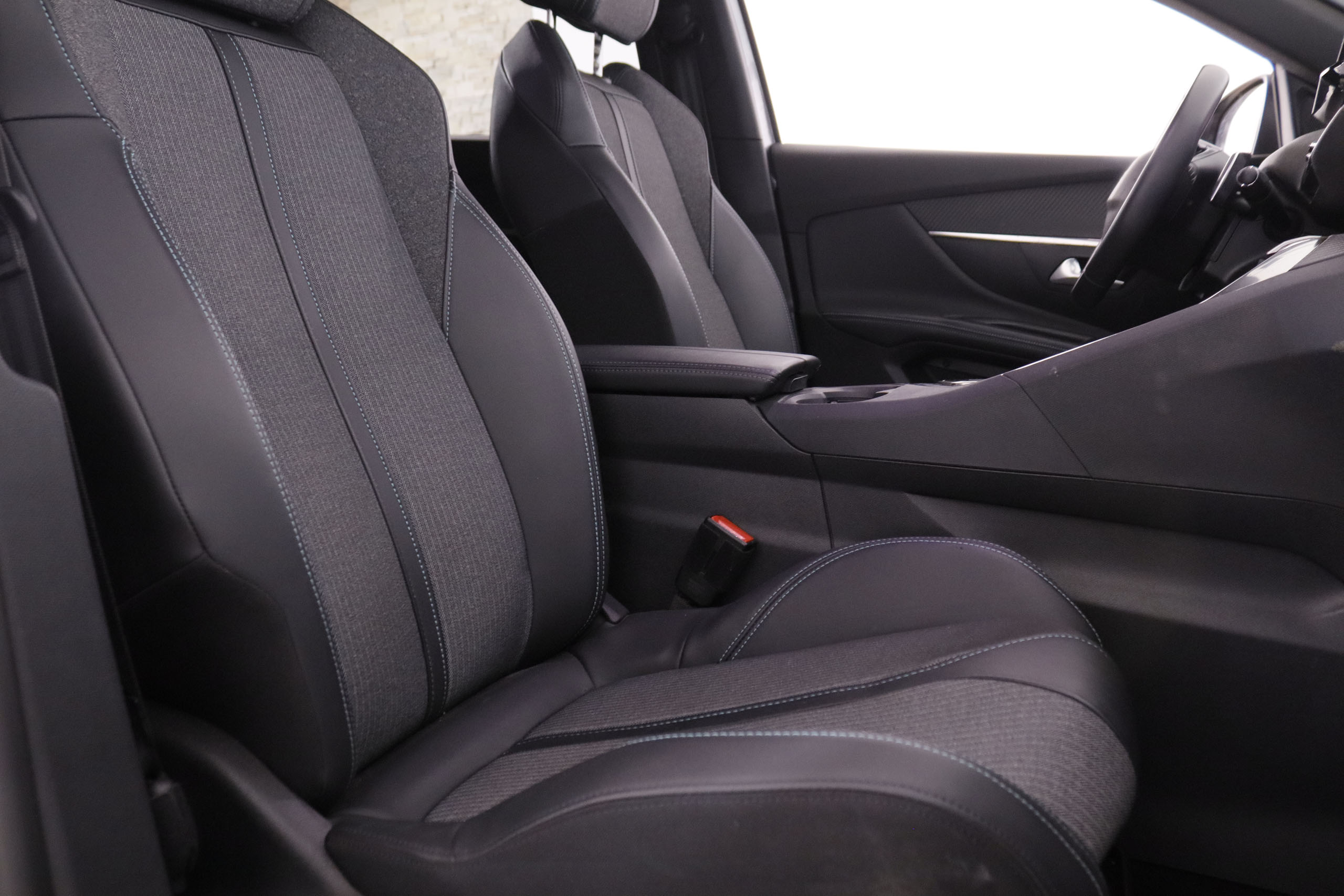 Peugeot 5008 1.5 BlueHDi Allure Pack EAT8 7 plazas - foto 21