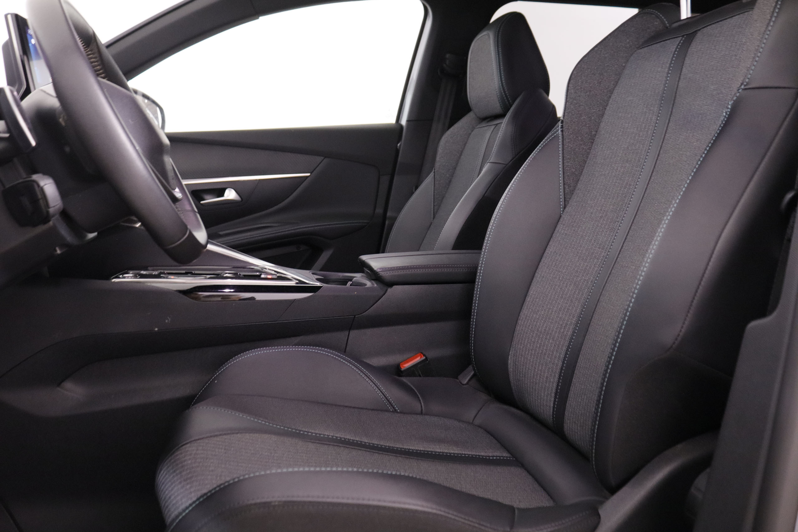 Peugeot 5008 1.5 BlueHDi Allure Pack EAT8 7 plazas - foto 22