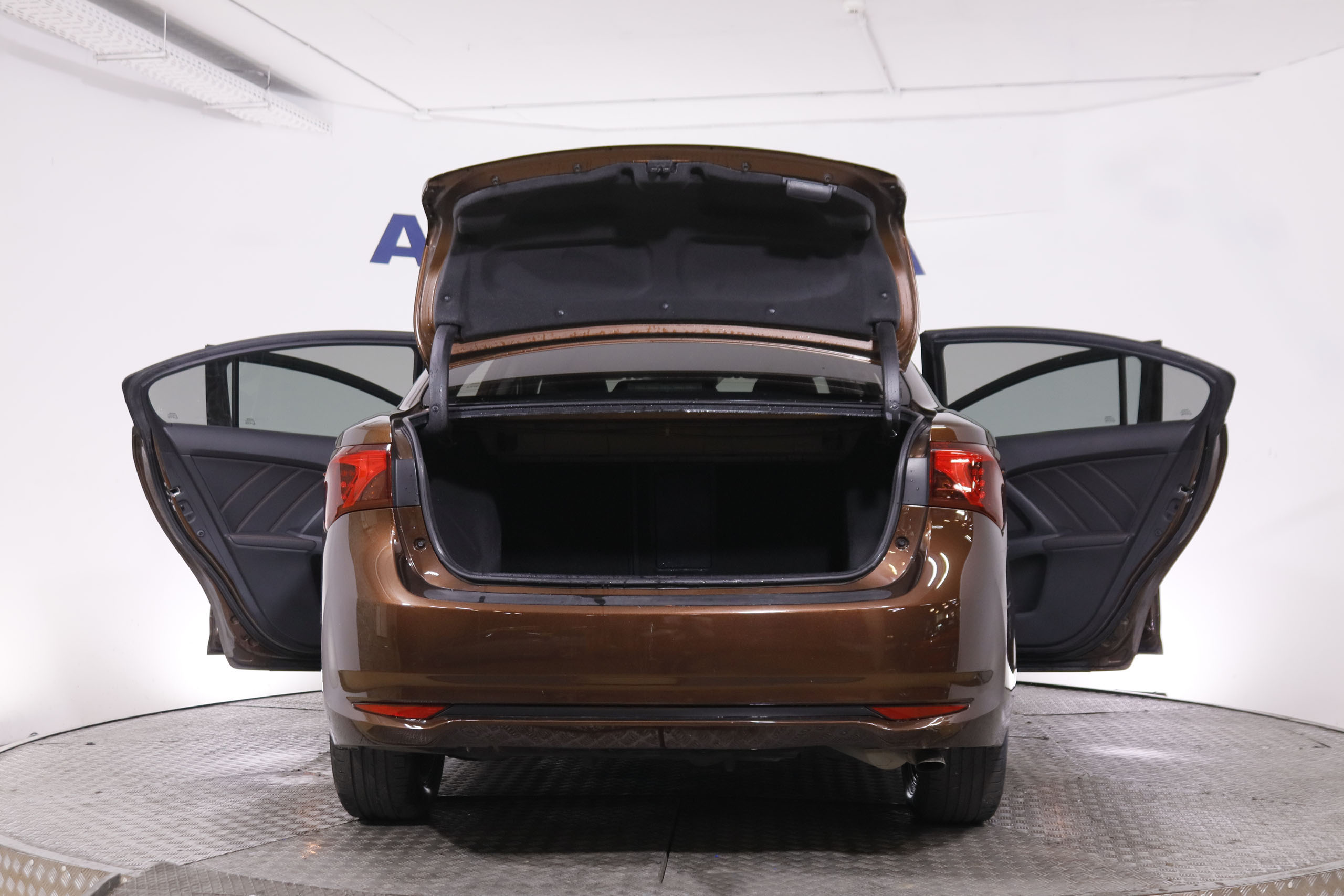 Toyota Avensis 2.0 D Executive - foto 8