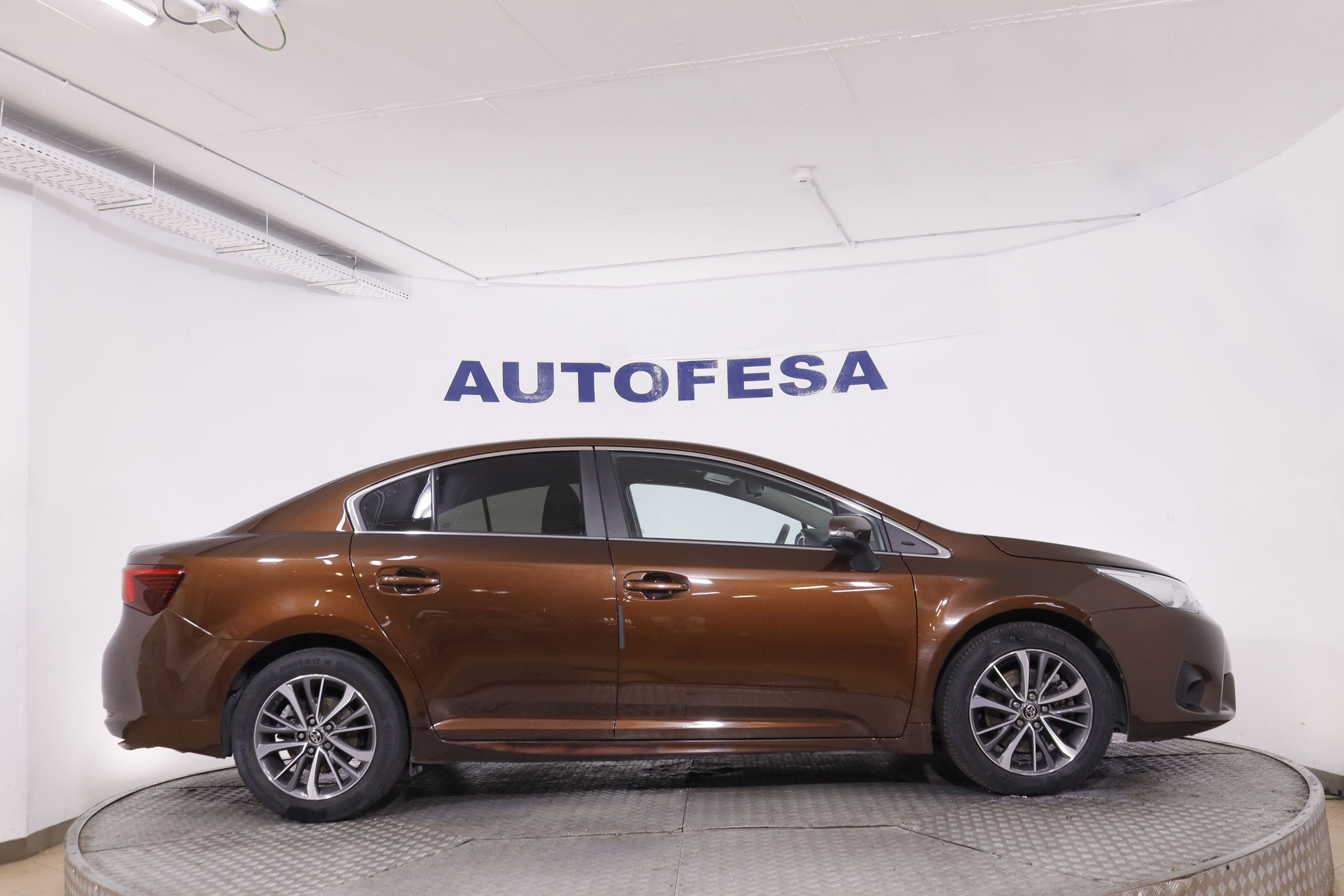 Toyota Avensis 2.0 D Executive - foto 9