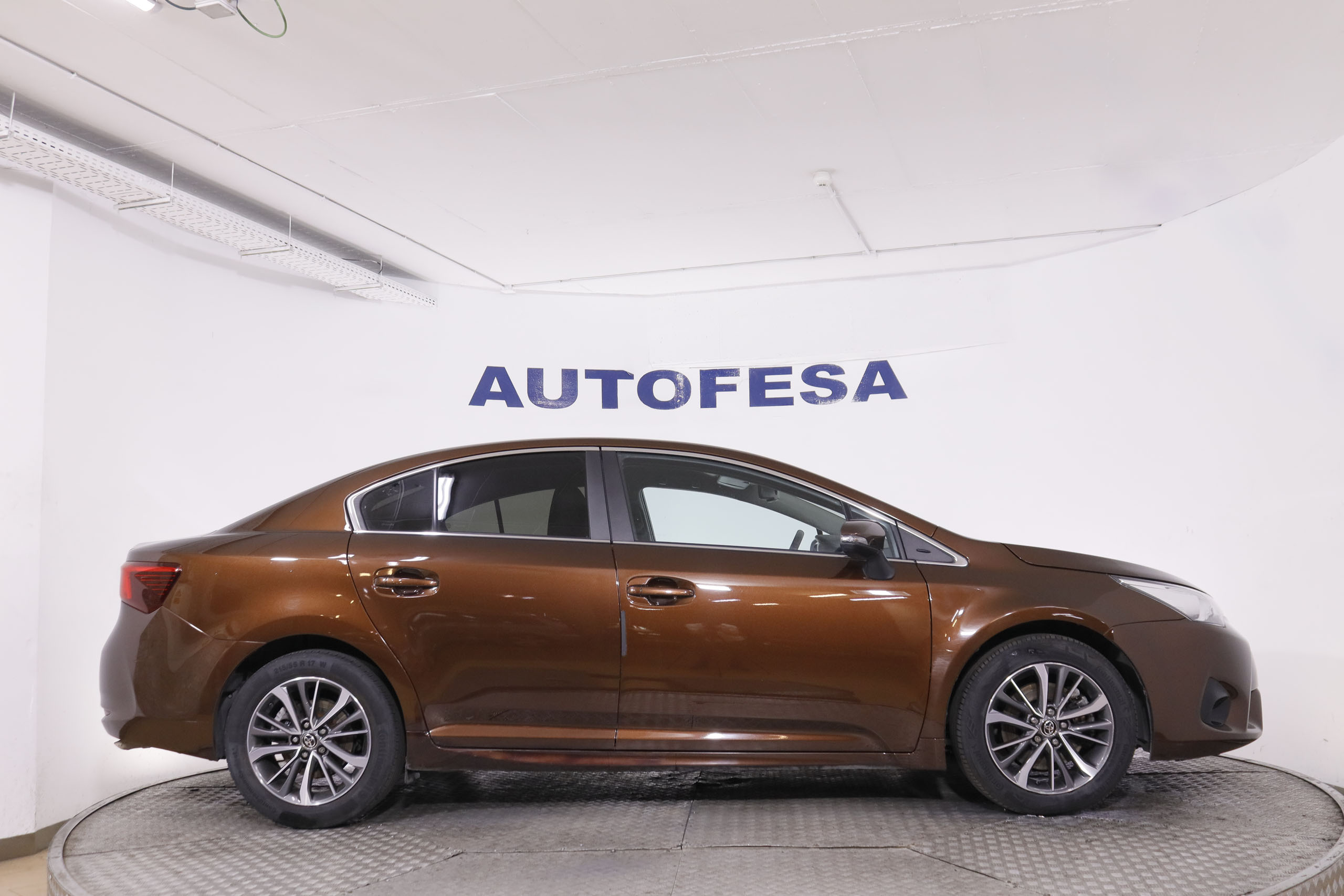 Toyota Avensis 2.0 D Executive - foto 10
