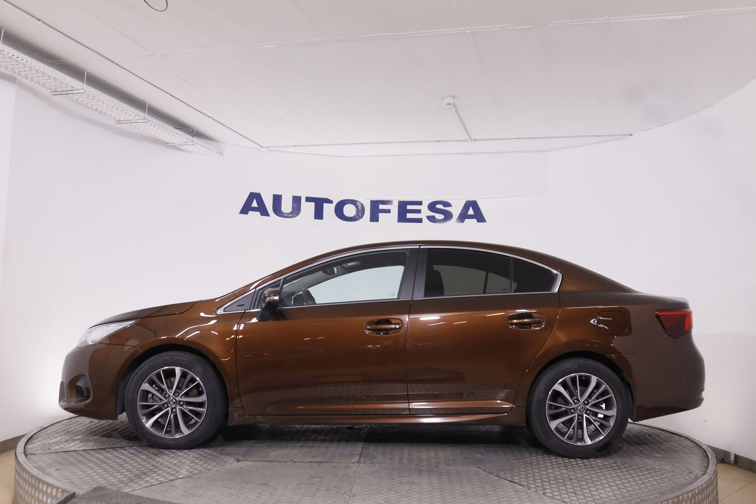 Toyota Avensis 2.0 D Executive - foto 4