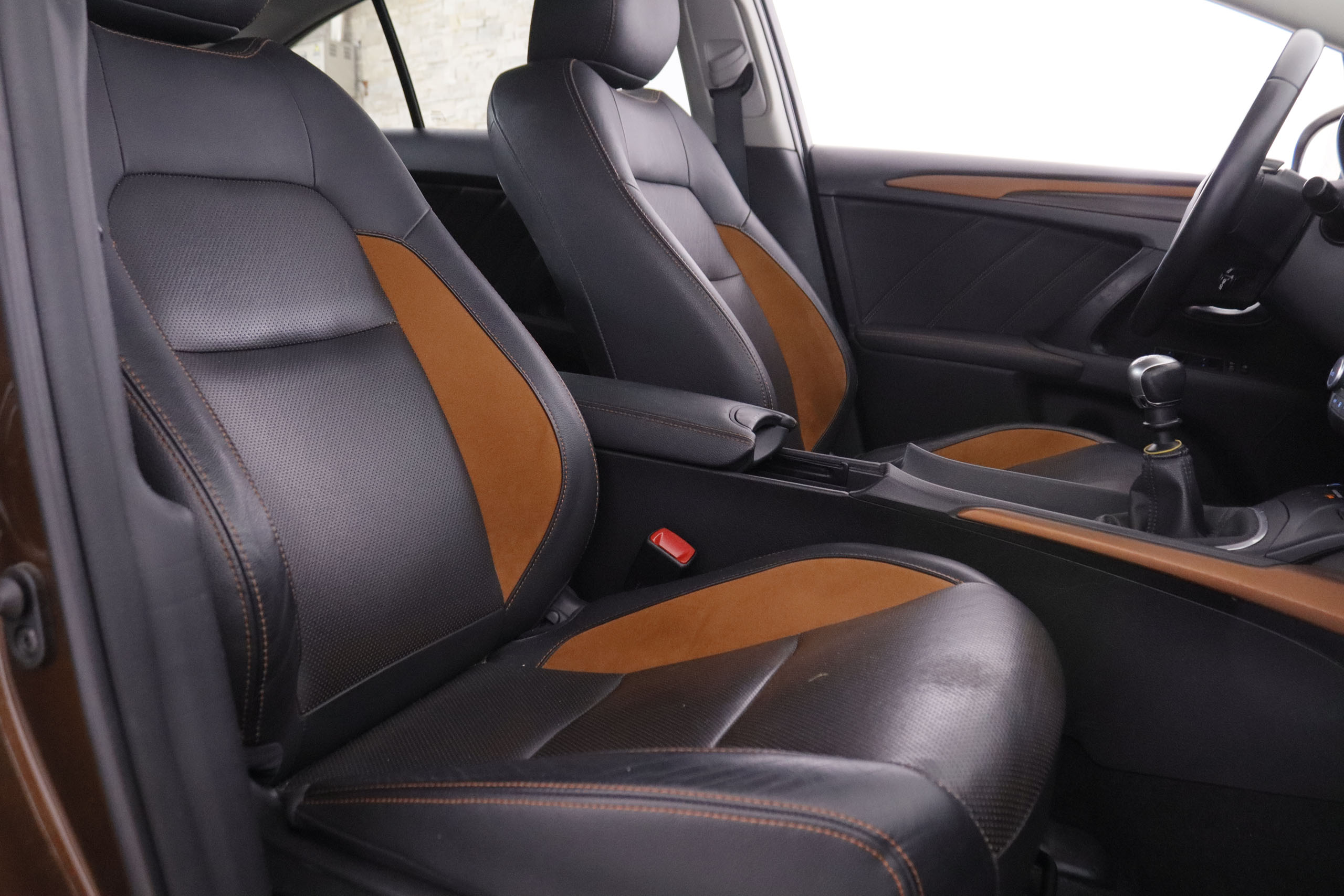Toyota Avensis 2.0 D Executive - foto 21