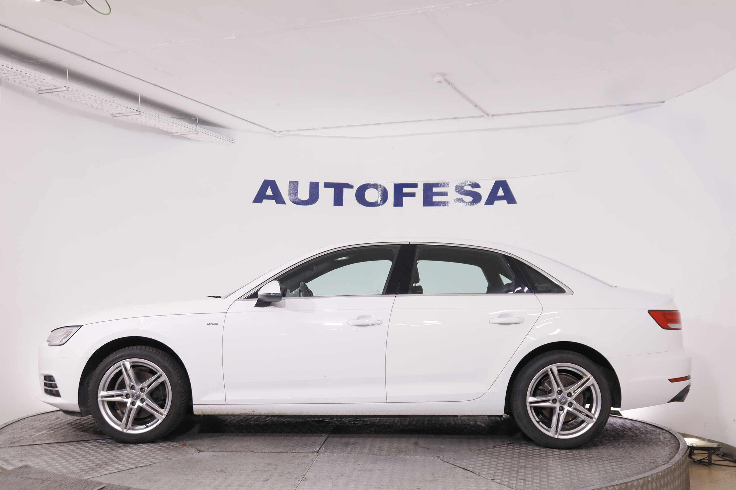 Audi A4 2.0 TFSI S-Tronic S-Line - foto 4