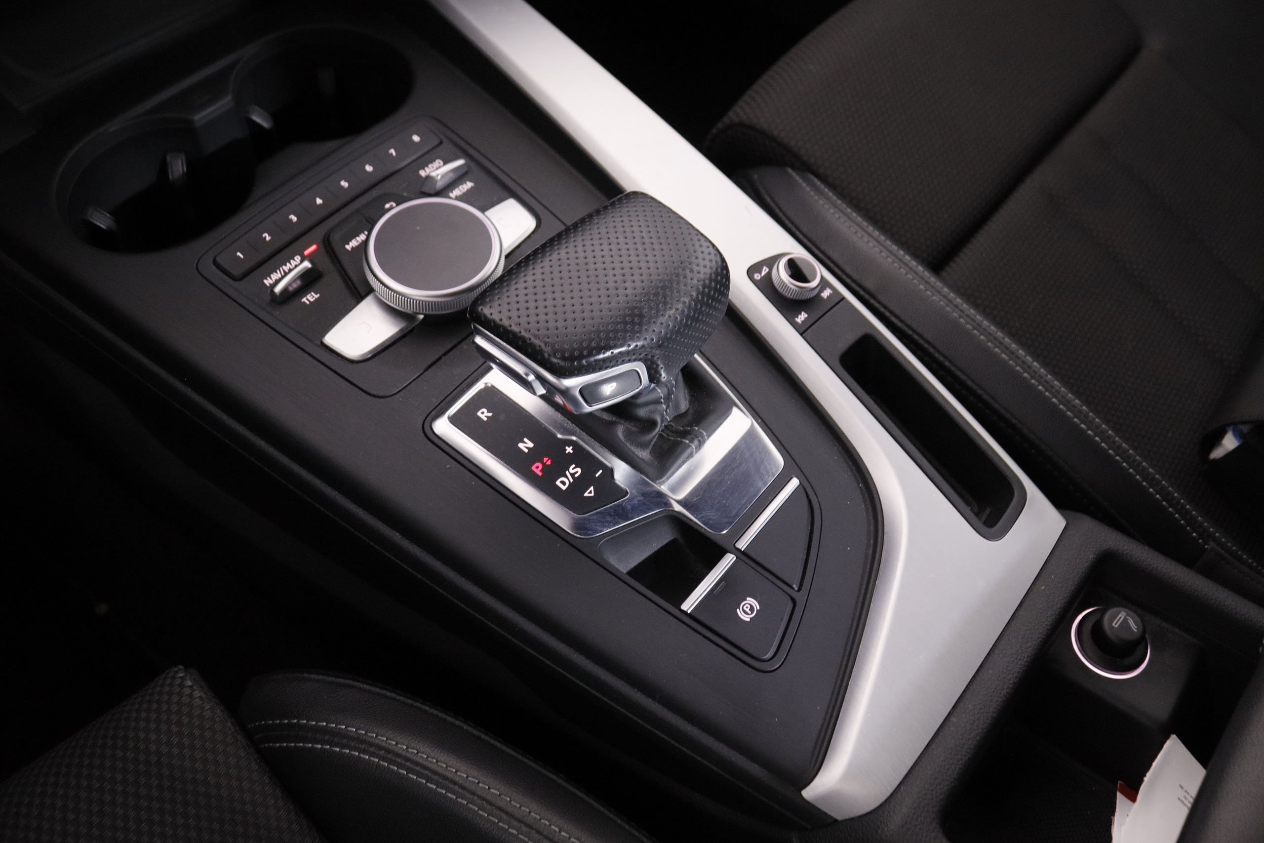 Audi A4 2.0 TFSI S-Tronic S-Line - foto 16