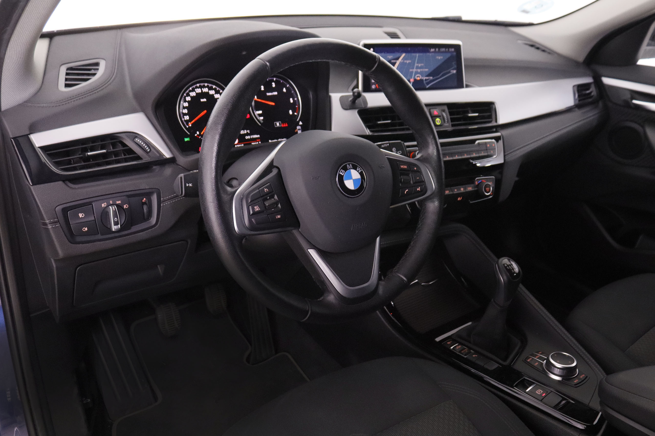 BMW X2 sDrive 18d - foto 11