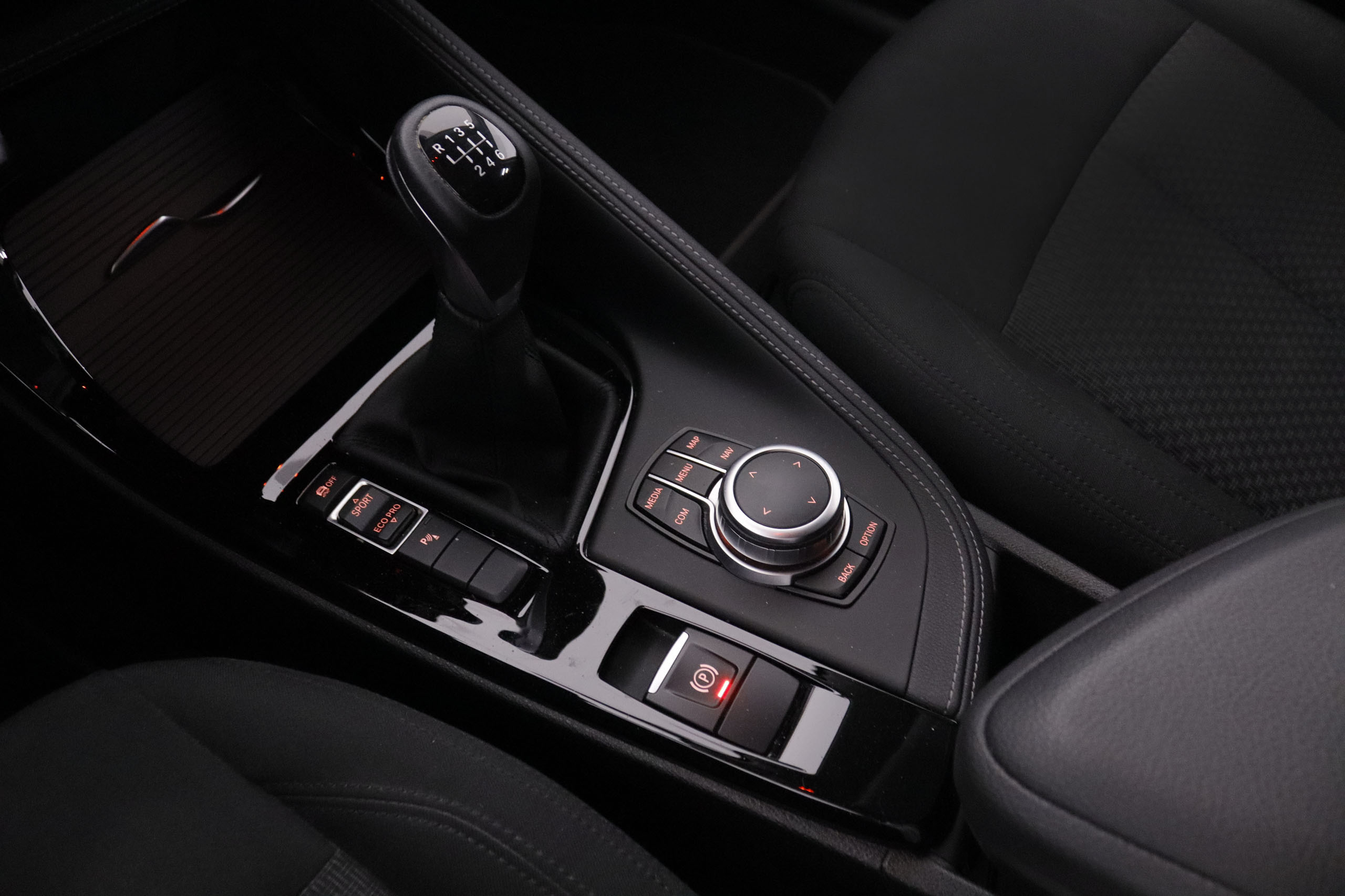 BMW X2 sDrive 18d - foto 19