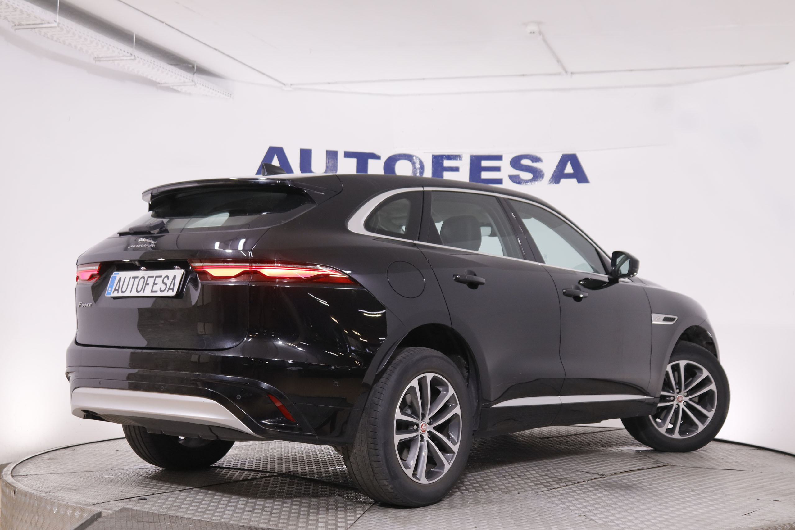 Jaguar F-Pace 2.0D I4 AWD MHEV S - foto 5
