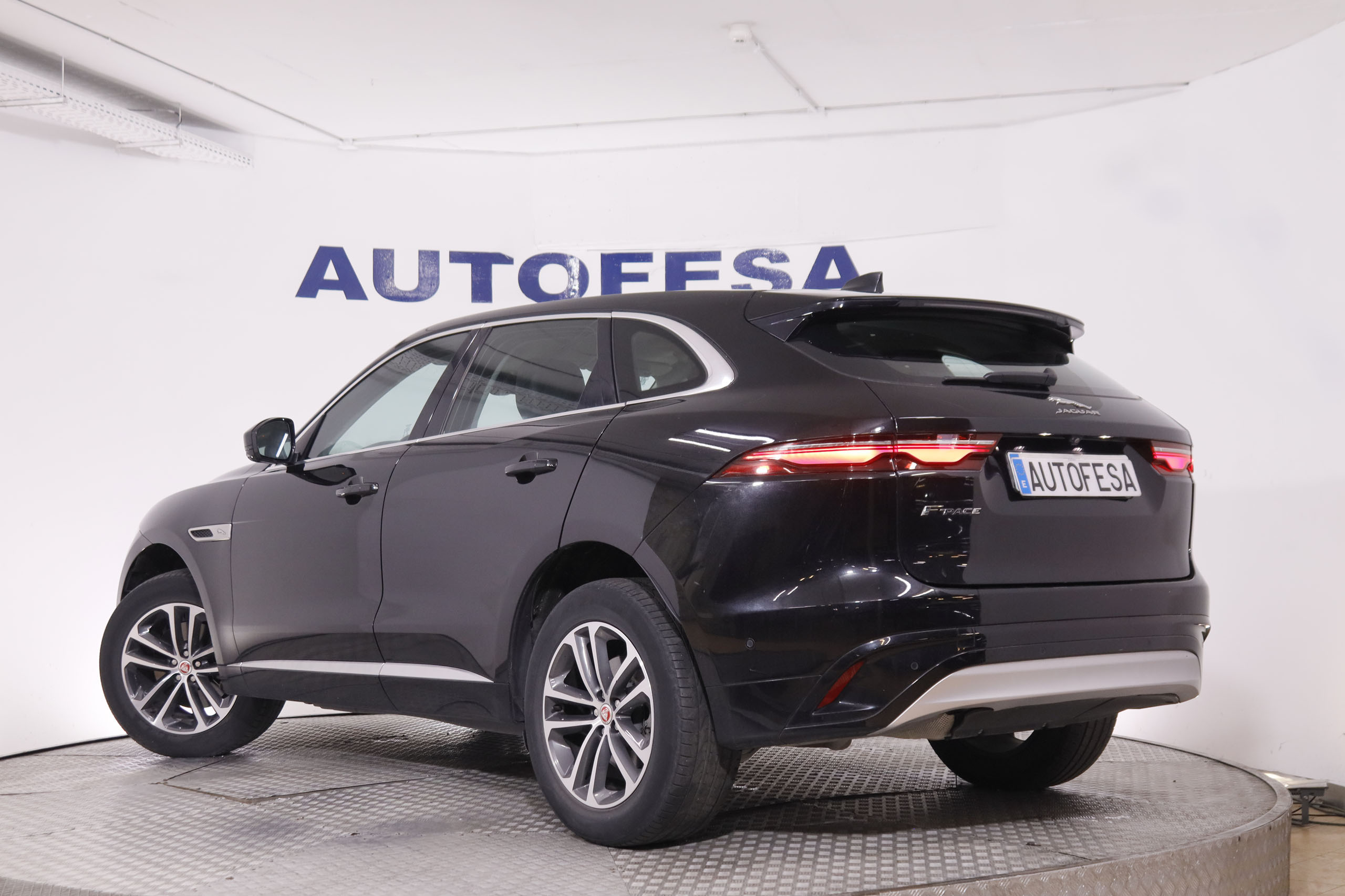 Jaguar F-Pace 2.0D I4 AWD MHEV S - foto 7