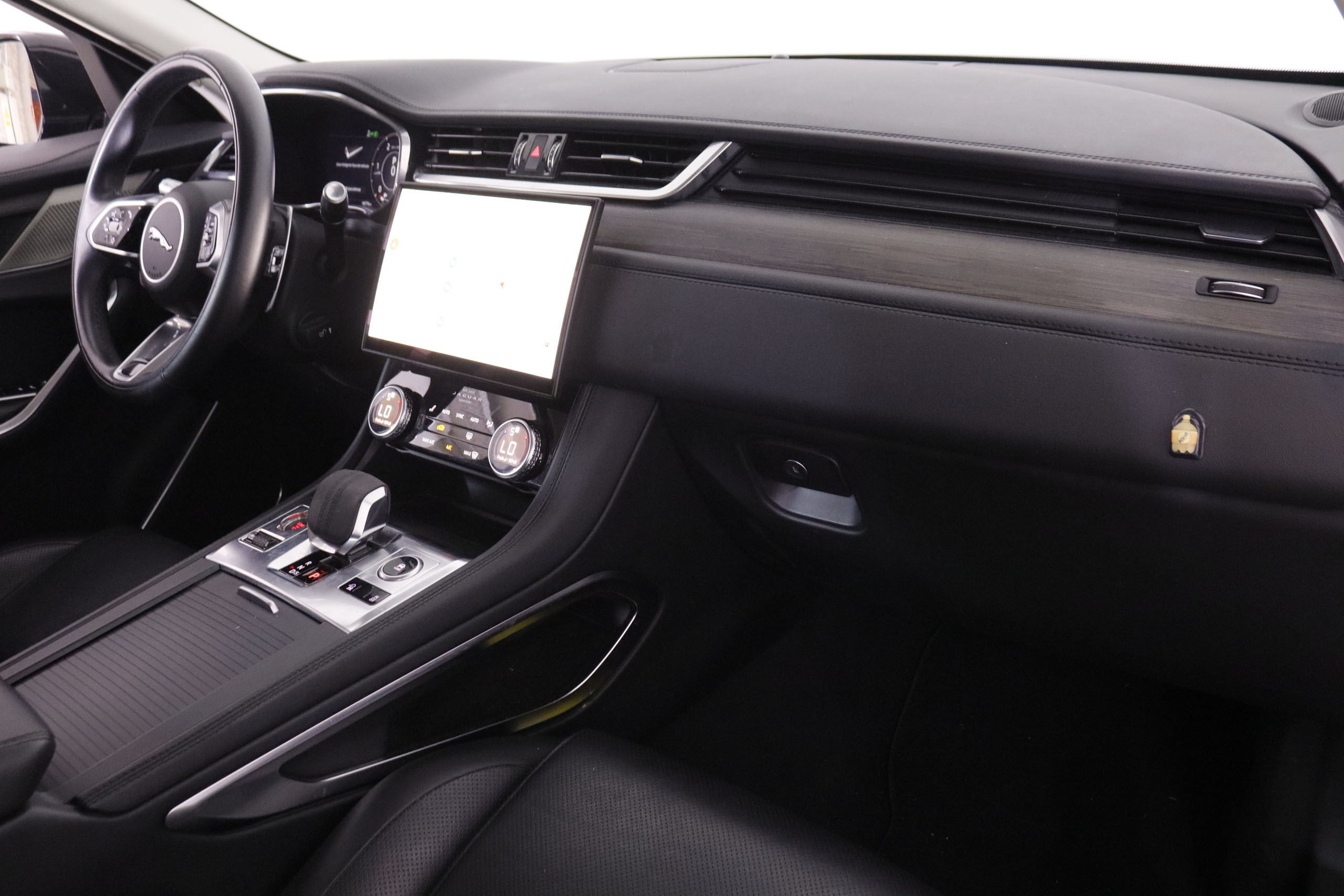Jaguar F-Pace 2.0D I4 AWD MHEV S - foto 12