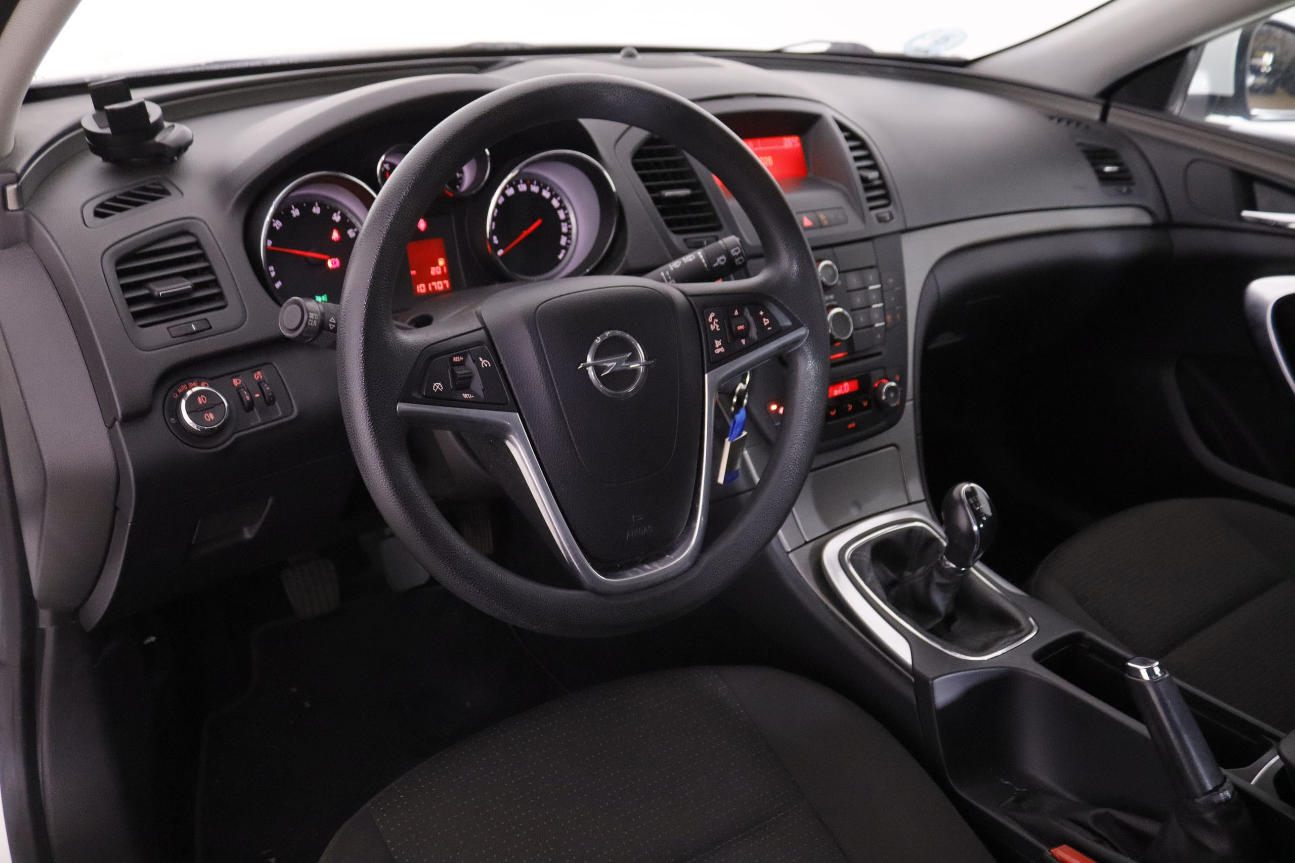 Opel Insignia 1.4 Turbo - foto 11