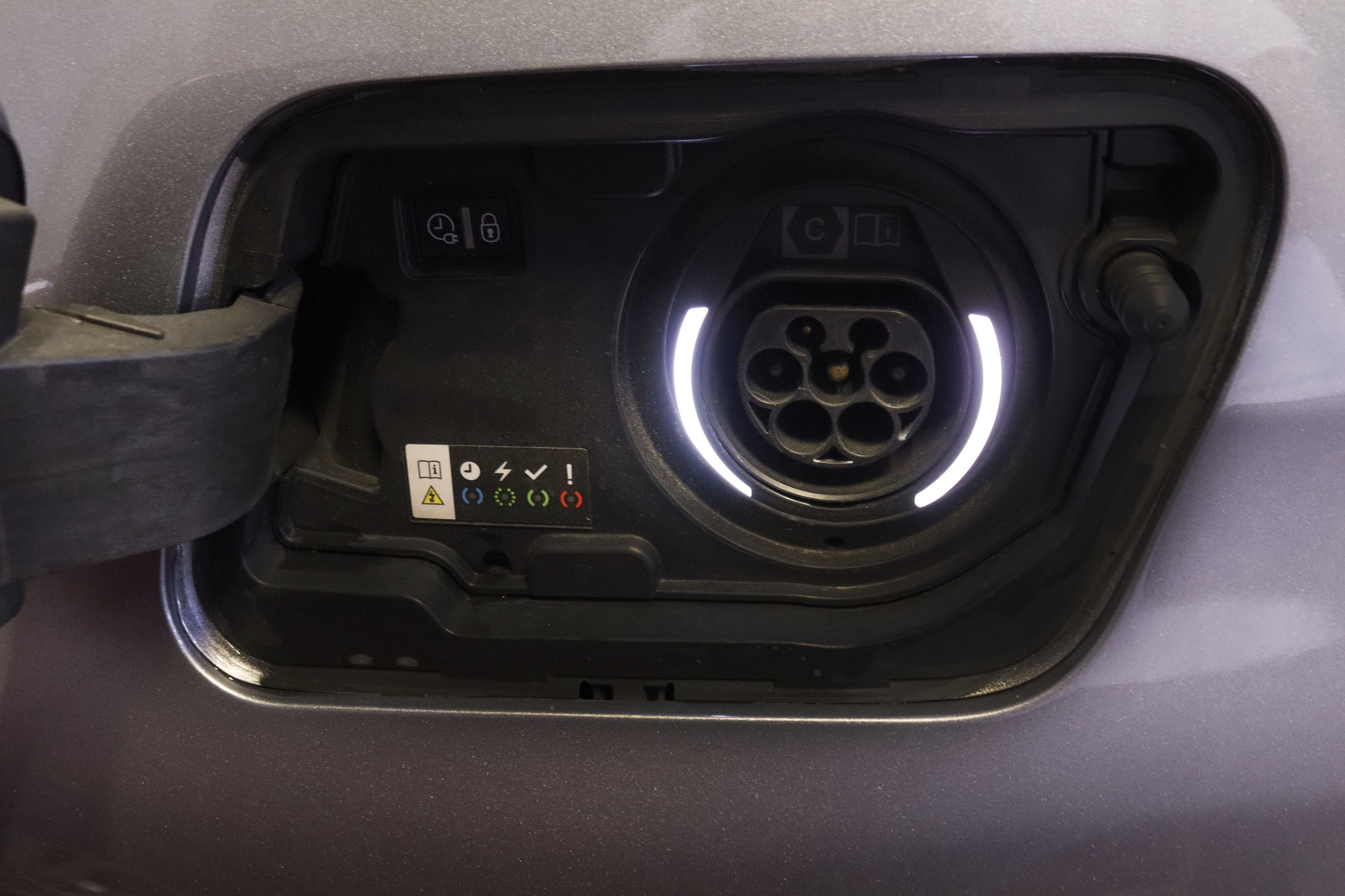 Peugeot 3008 1.5 PHEV EAT8 GT Hybrid4 AWD - foto 11
