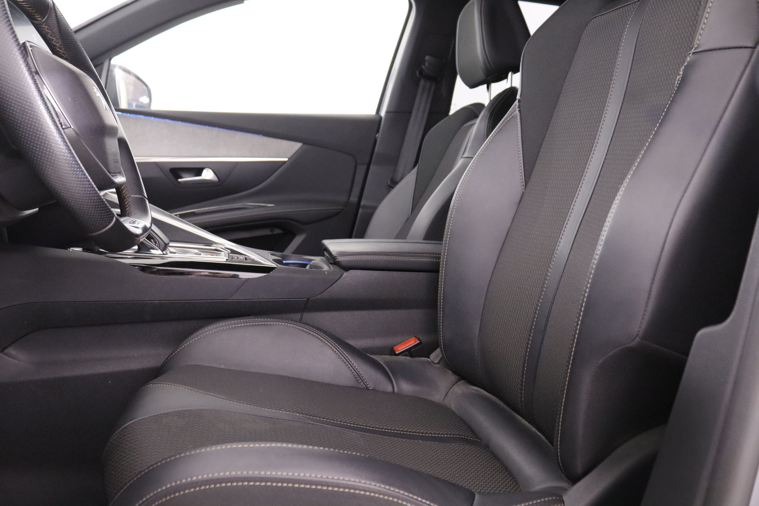 Peugeot 3008 1.5 PHEV EAT8 GT Hybrid4 AWD - foto 24