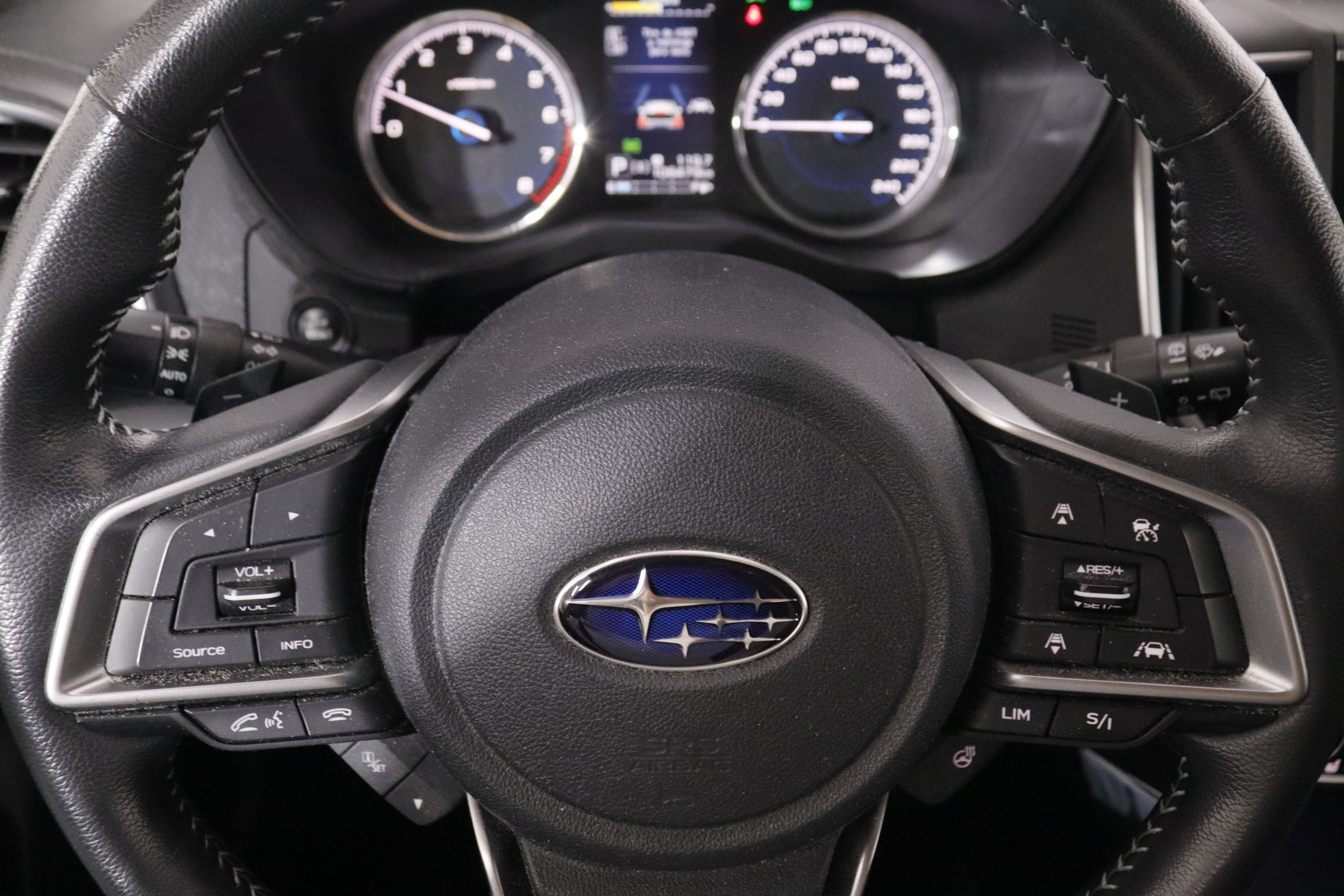 Subaru Forester 2.0i E-Boxer Hybrid Executive 4WD - foto 13