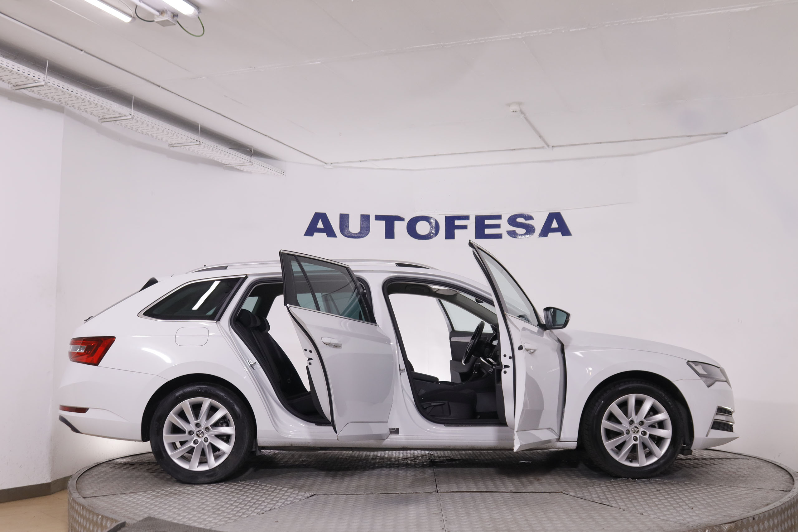 Škoda Superb Combi 1.4 TSI PHEV IV Style - foto 10