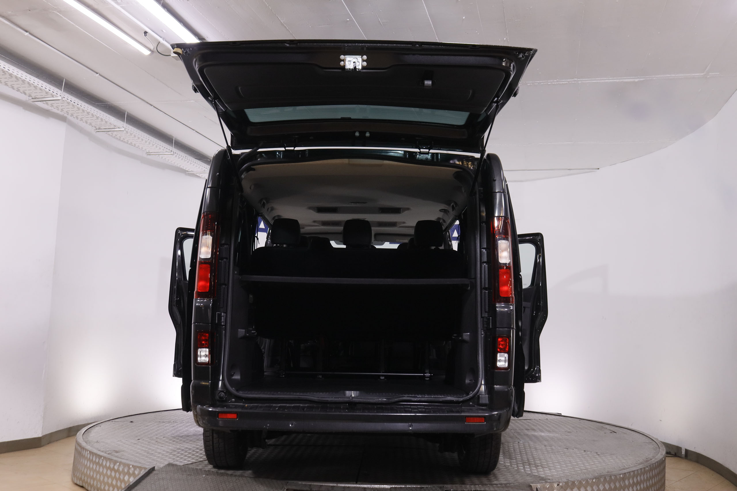 Nissan Primastar 2.0 dCi L2H1 Tekna 9 plazas - foto 9