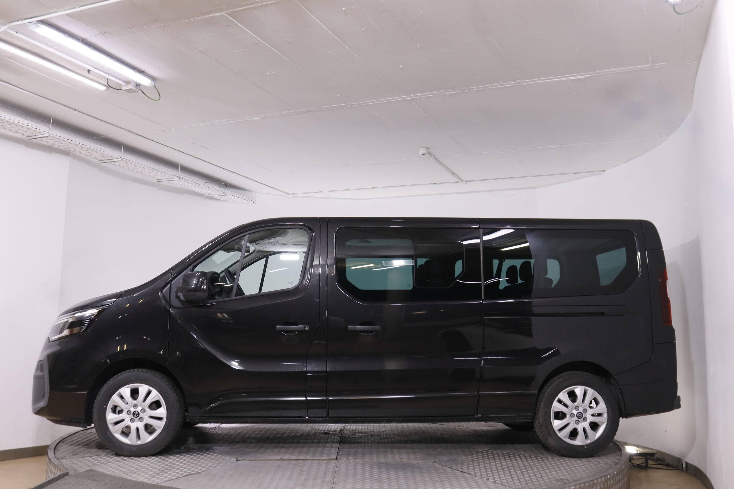 Nissan Primastar 2.0 dCi L2H1 Tekna 9 plazas - foto 4