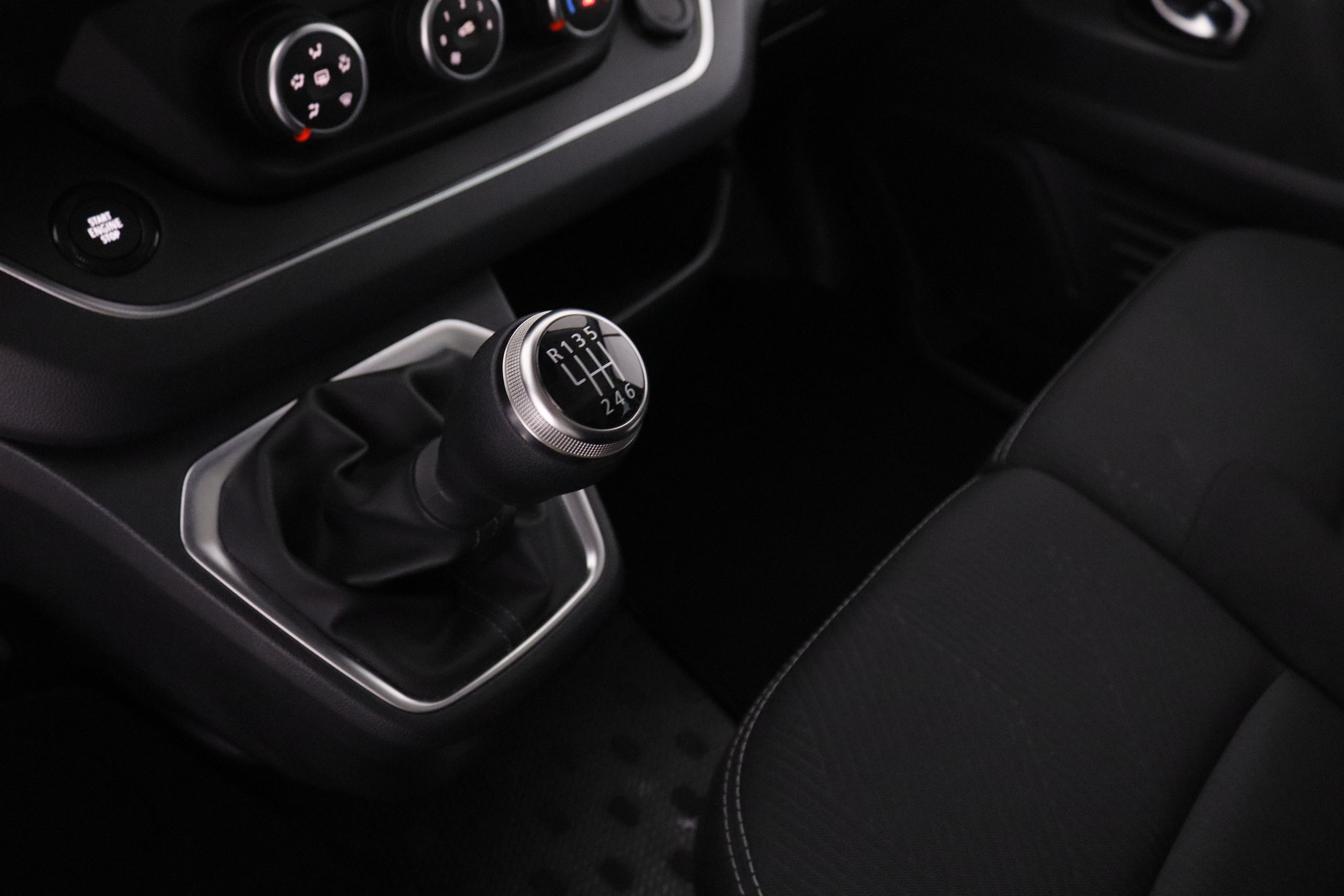 Nissan Primastar 2.0 dCi L2H1 Tekna 9 plazas - foto 13