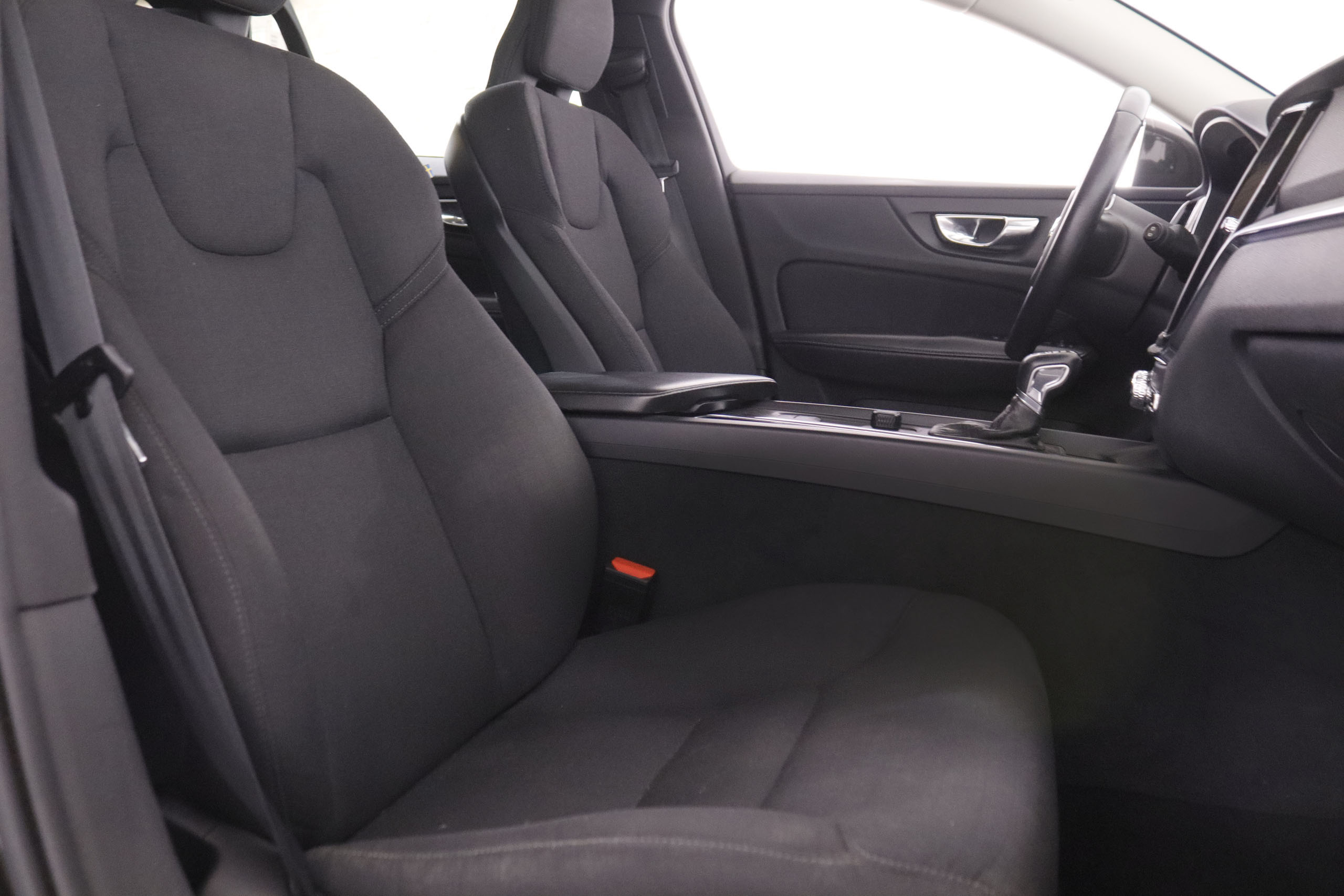 Volvo V60 2.0 D3 Momentum - foto 15