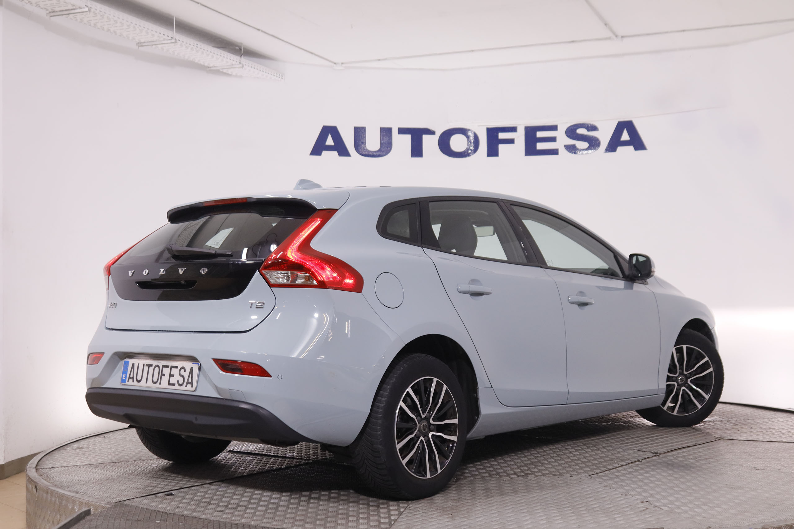 Volvo V40 2.0 T2 Momentum - foto 5