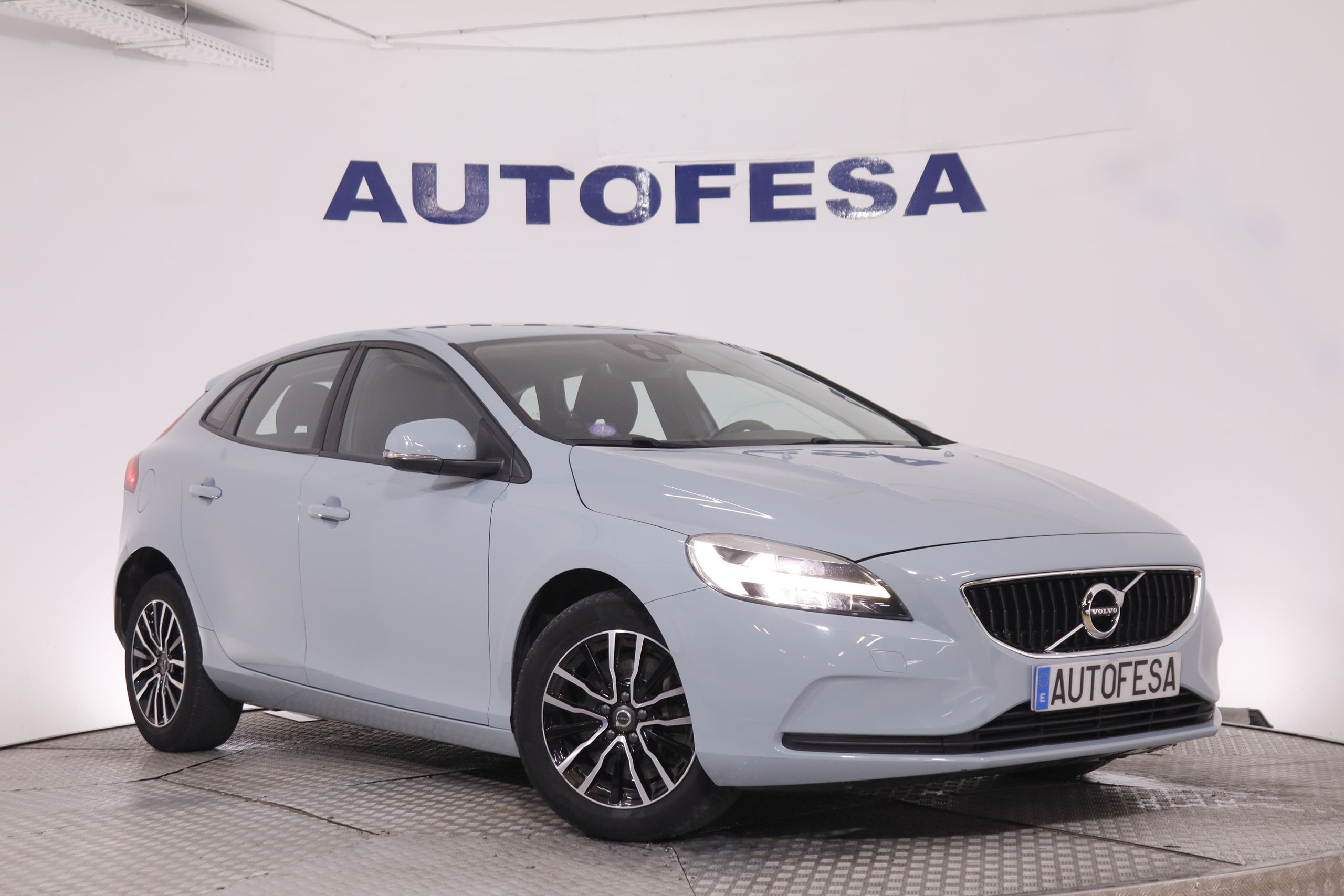 Volvo V40 2.0 T2 Momentum - foto 3