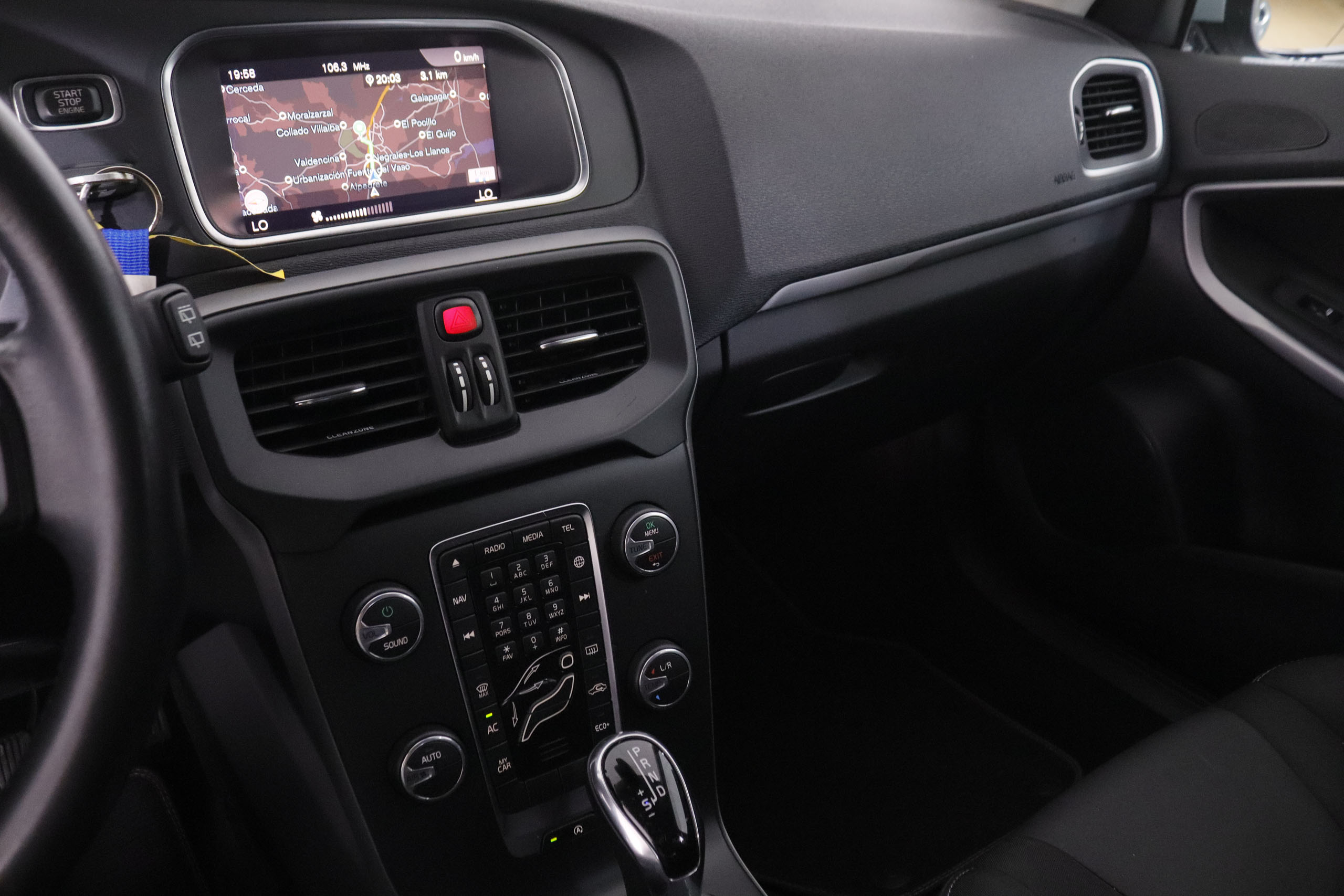 Volvo V40 2.0 T2 Momentum - foto 14