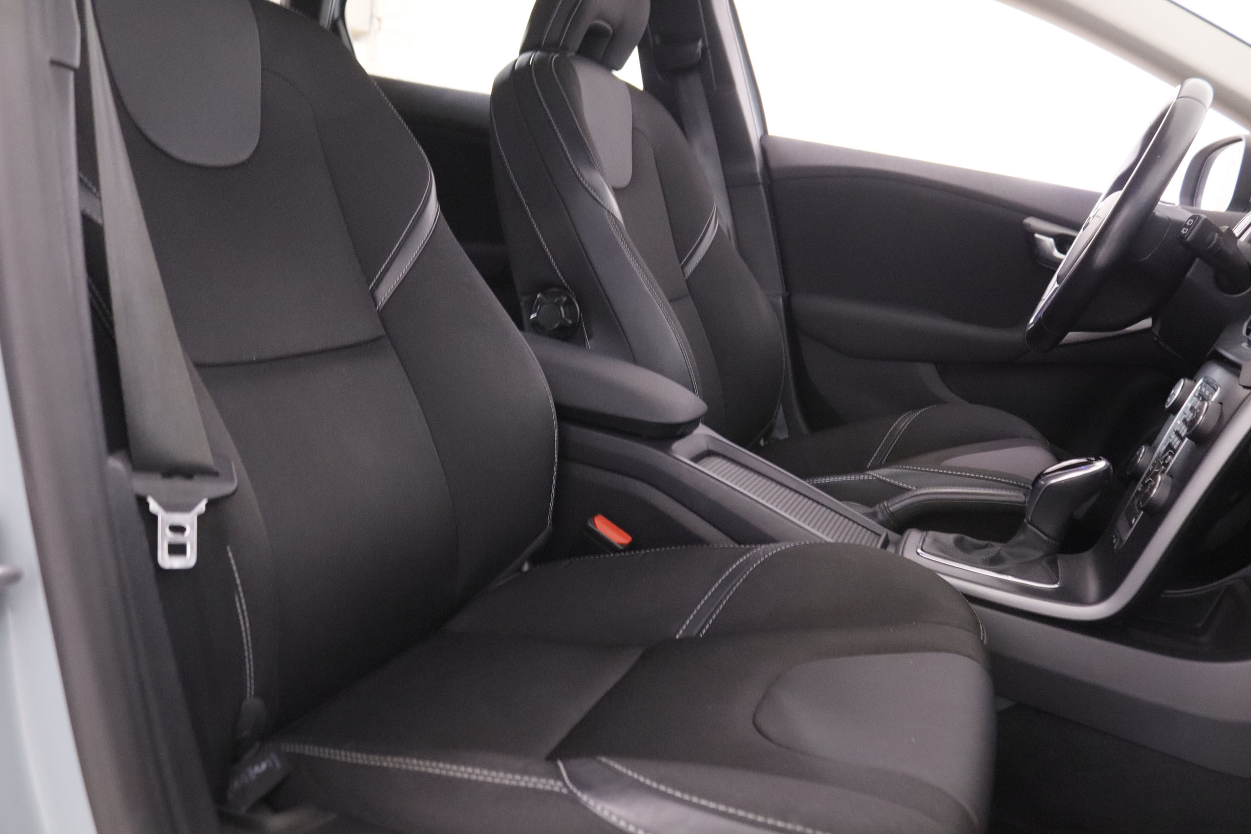 Volvo V40 2.0 T2 Momentum - foto 18