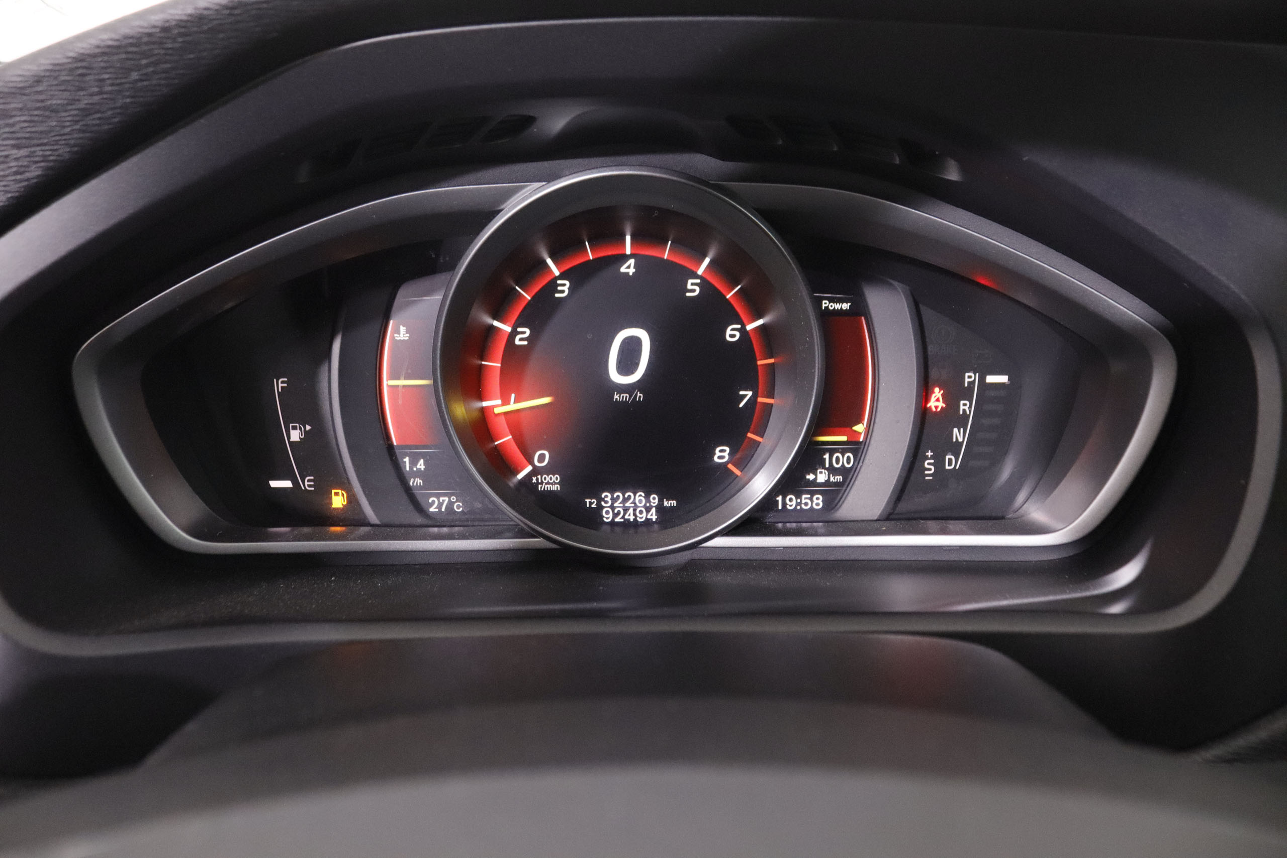 Volvo V40 2.0 T2 Momentum - foto 16