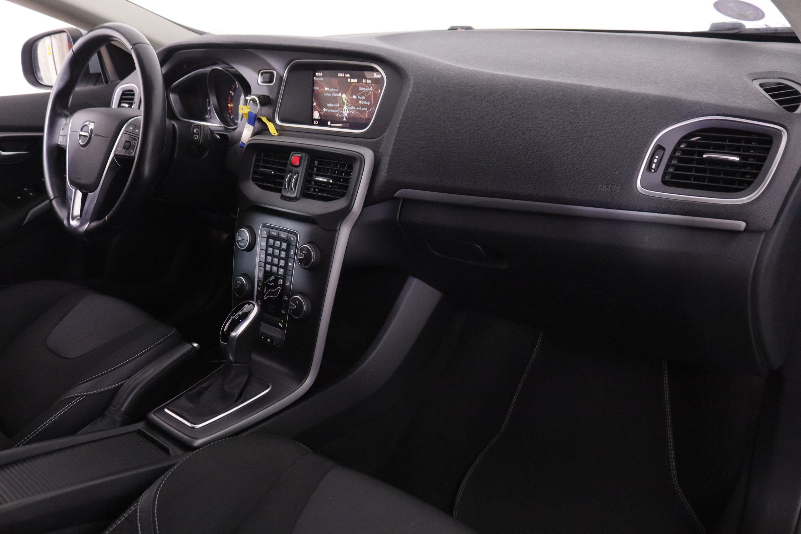 Volvo V40 2.0 T2 Momentum - foto 12
