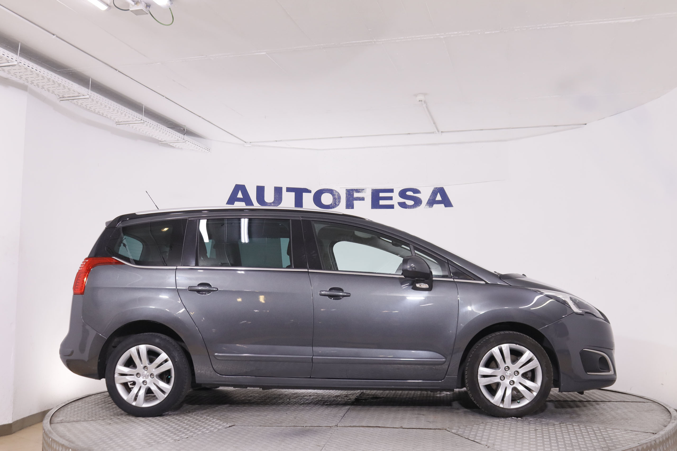 Peugeot 5008 2.0 HDi Allure 7 Plazas - foto 8